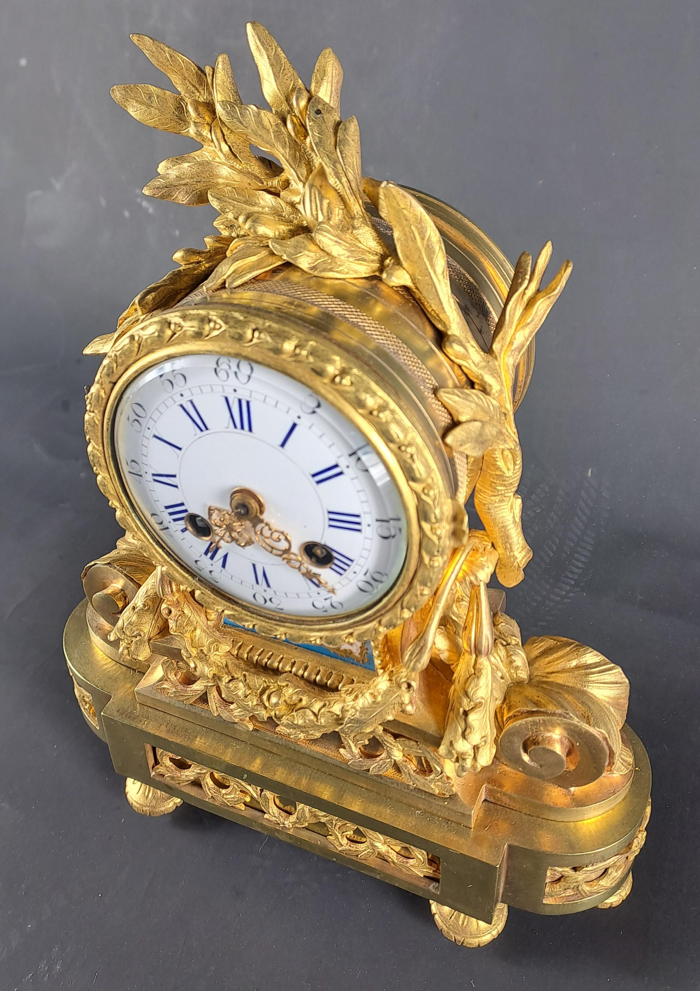 A Louis XVI Style Clock In Gilt Bronze And Sèvres Porcelain For Sale 3