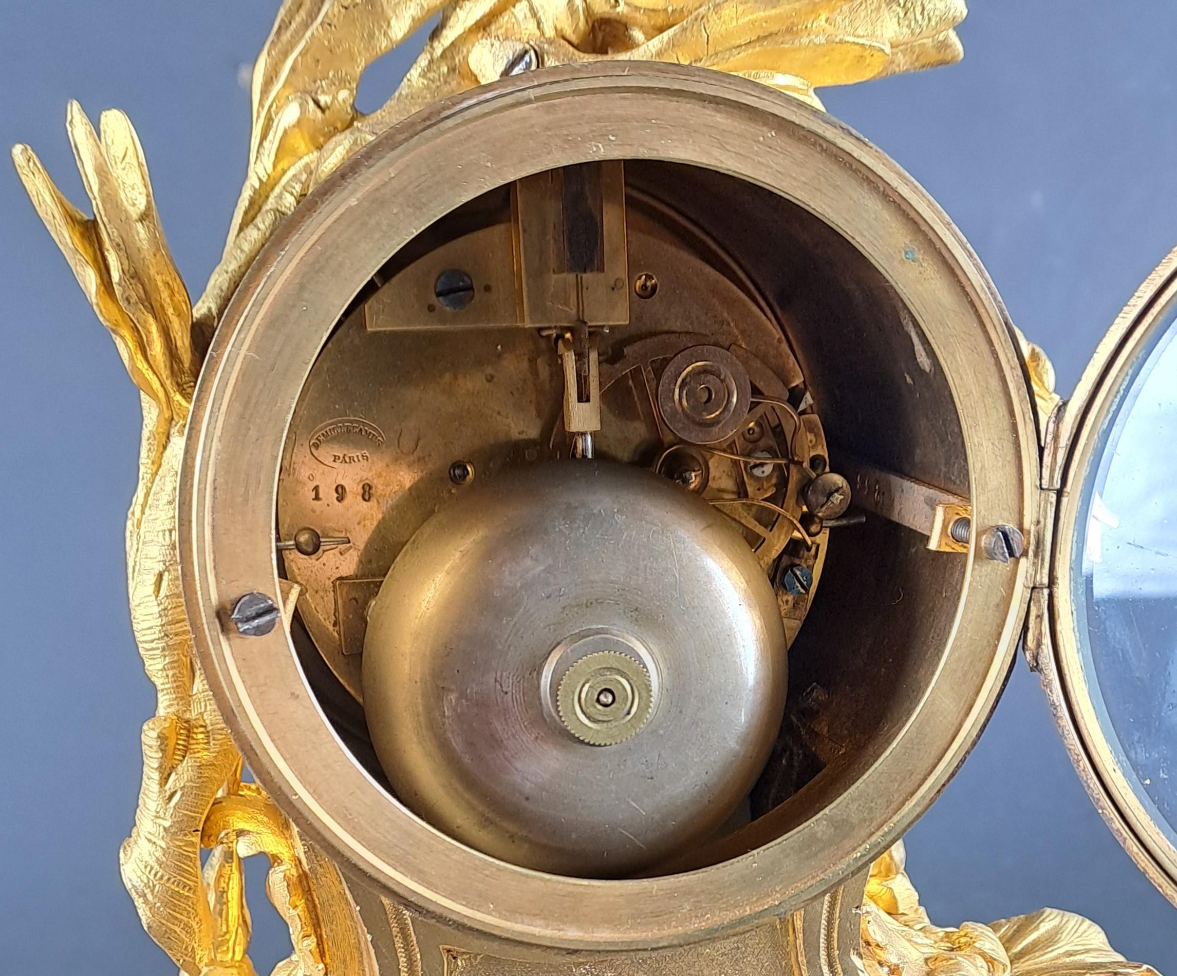 A Louis XVI Style Clock In Gilt Bronze And Sèvres Porcelain For Sale 4