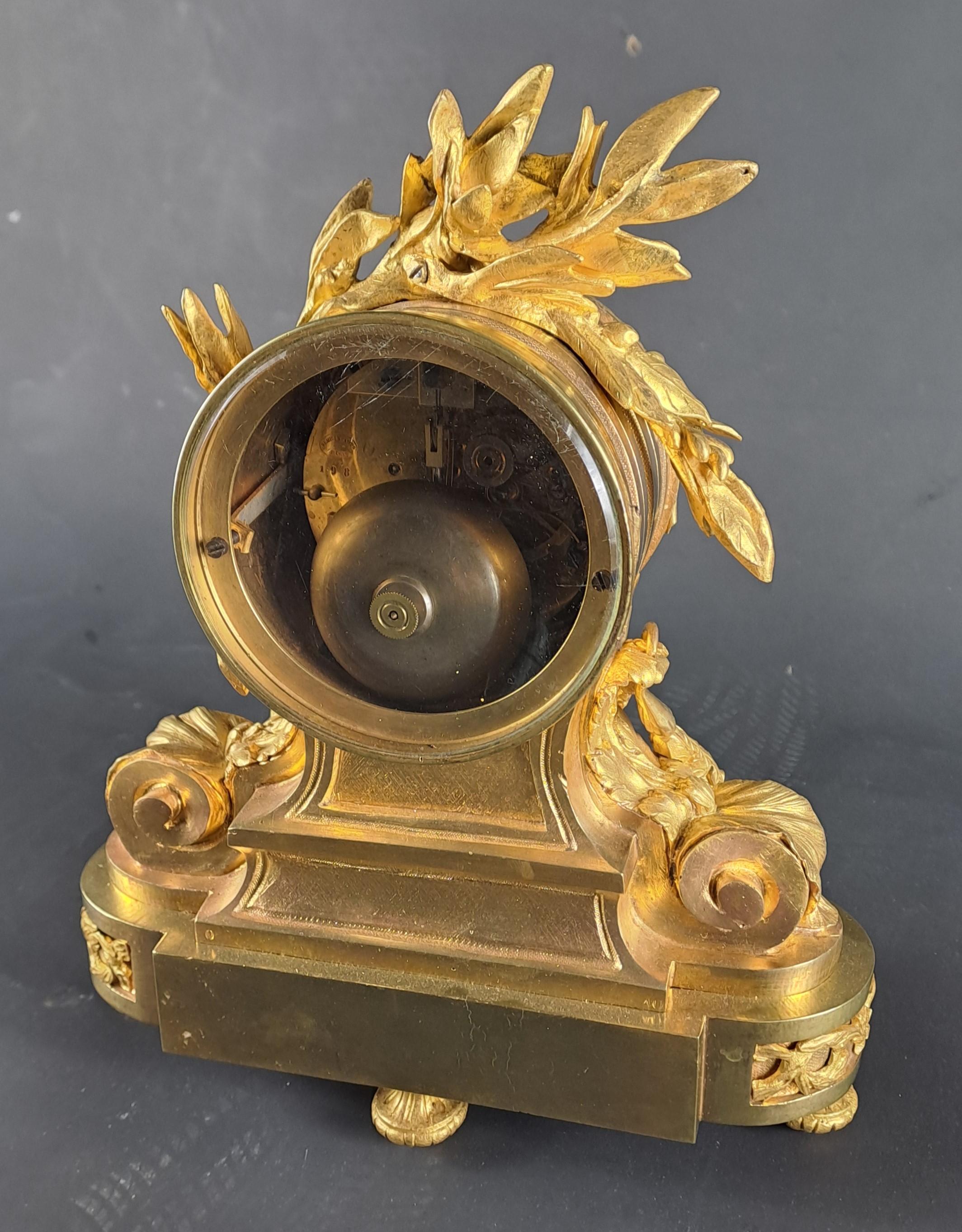 A Louis XVI Style Clock In Gilt Bronze And Sèvres Porcelain For Sale 5