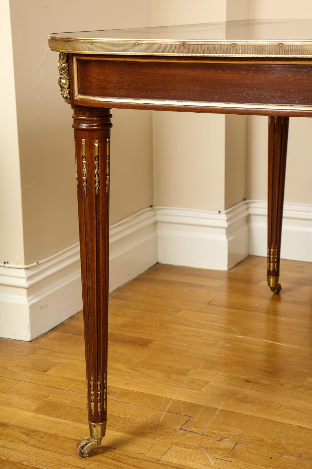 French Mahogany Louis XVI Style Dining Table in the Manner of Jansen