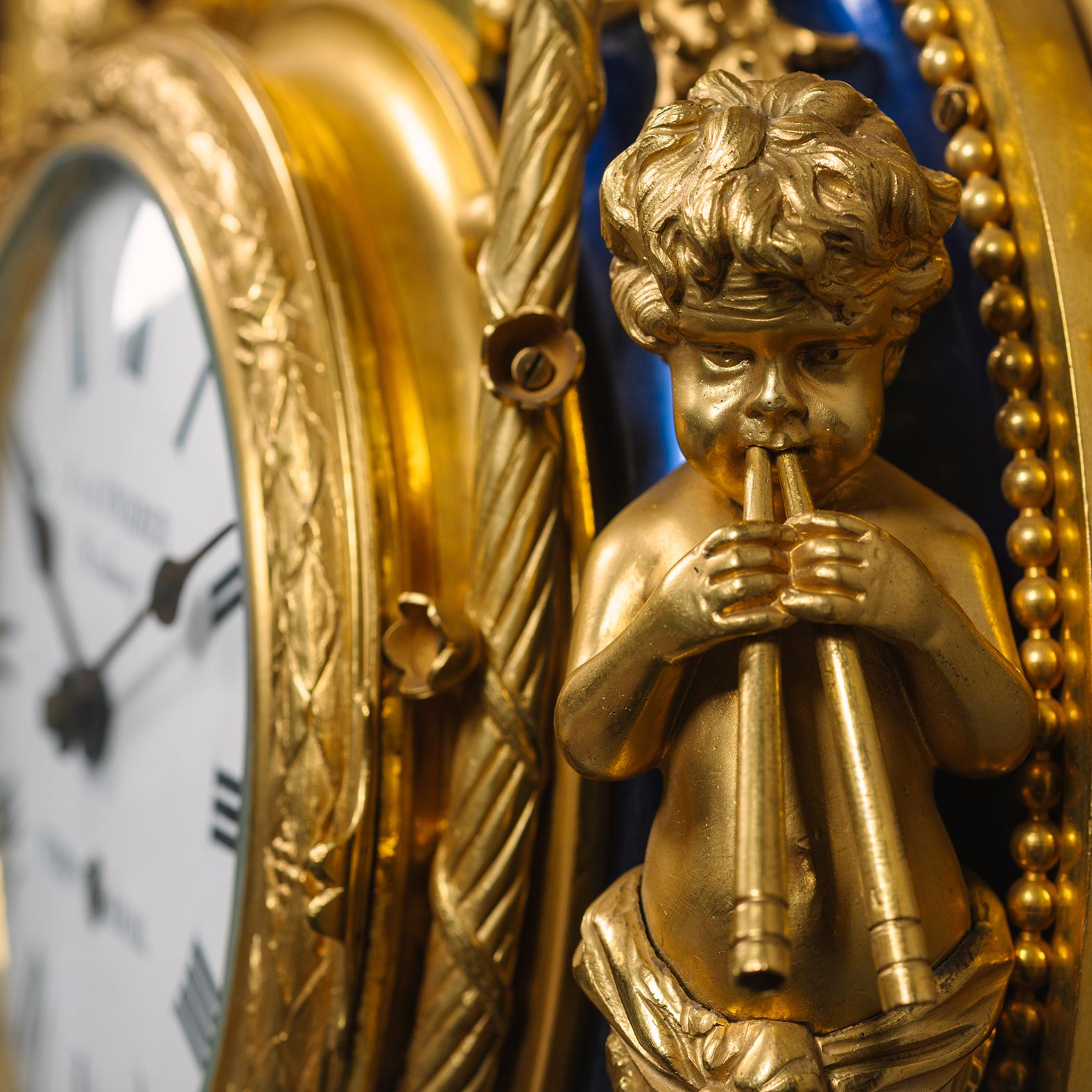 XIXe siècle Horloge et baromètre à cartel en bronze doré et émail bleu de style Louis XVI en vente