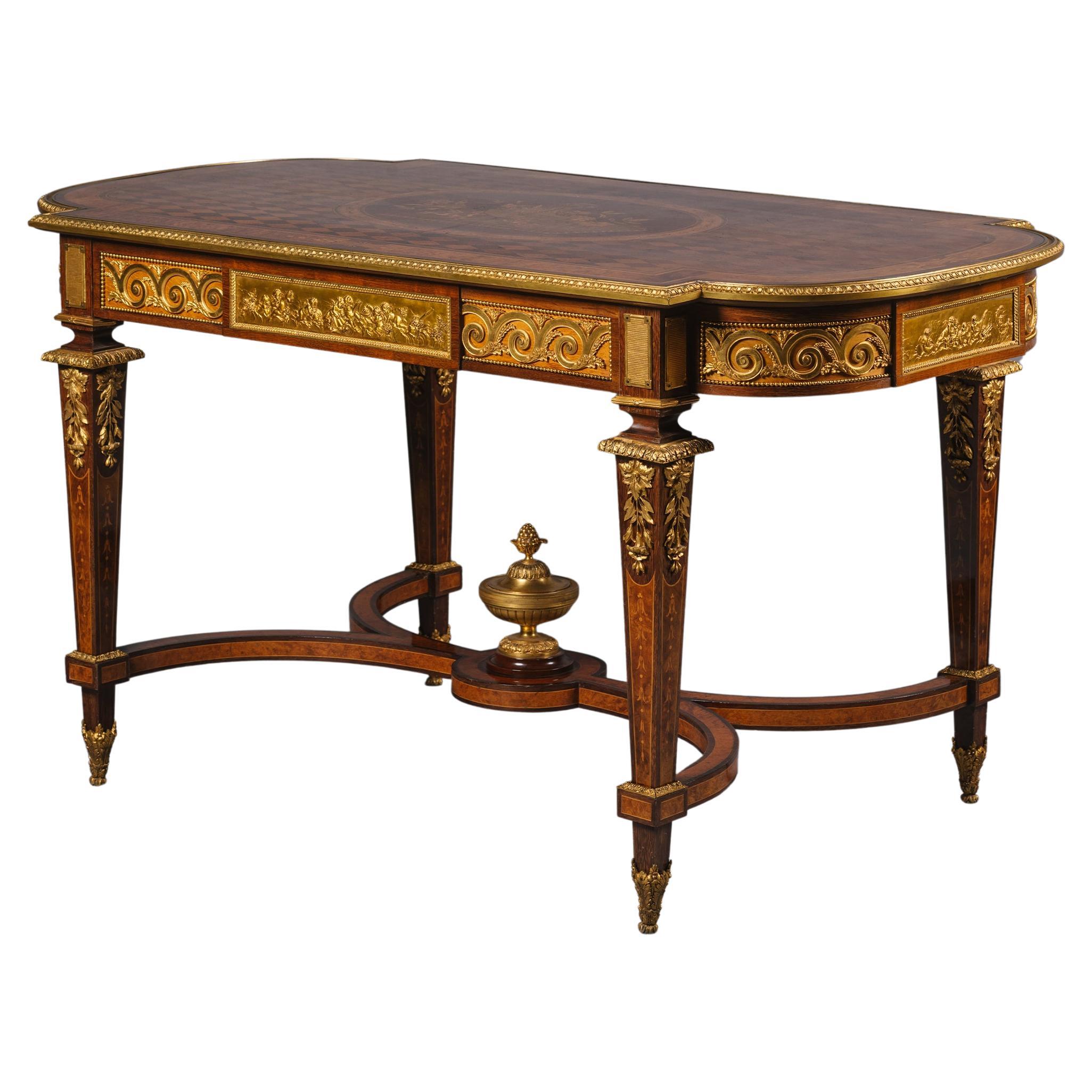 Mitteltisch aus vergoldeter Bronze und Intarsien im Louis-XVI-Stil im Angebot