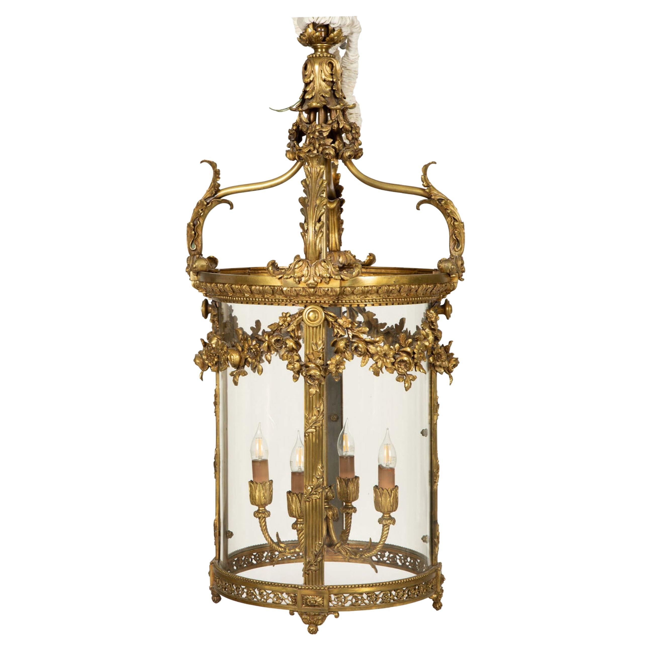 Lanterne cylindrique de style Louis XVI en bronze doré