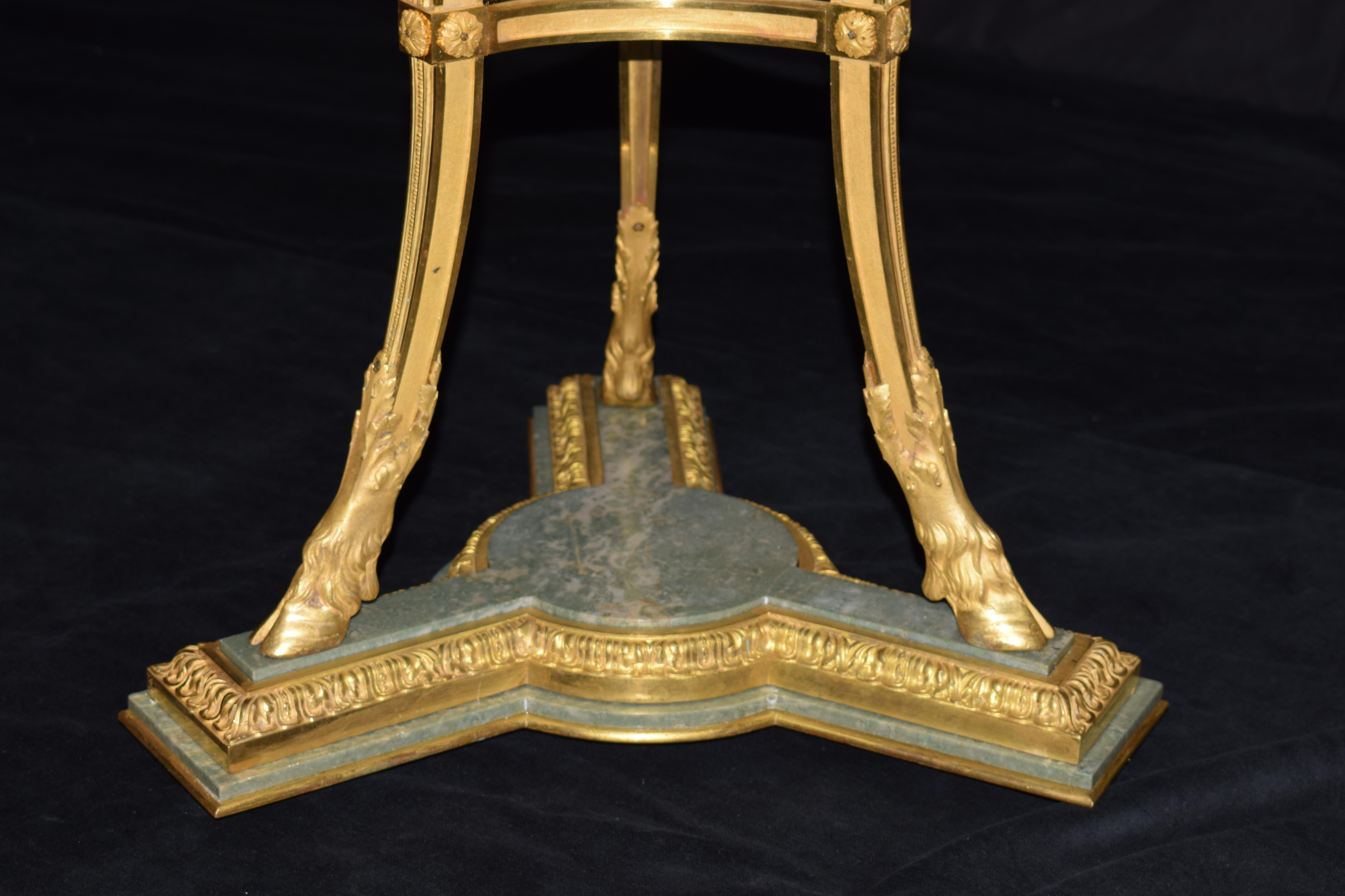 Vergoldete Bronze und Marmor Guridon im Stil Louis XVI. im Angebot 2