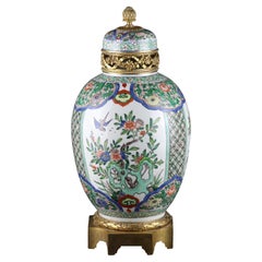 Vase aus Samson-Porzellan im Louis-XVI-Stil mit vergoldeter Bronze in chinesischem Stil.