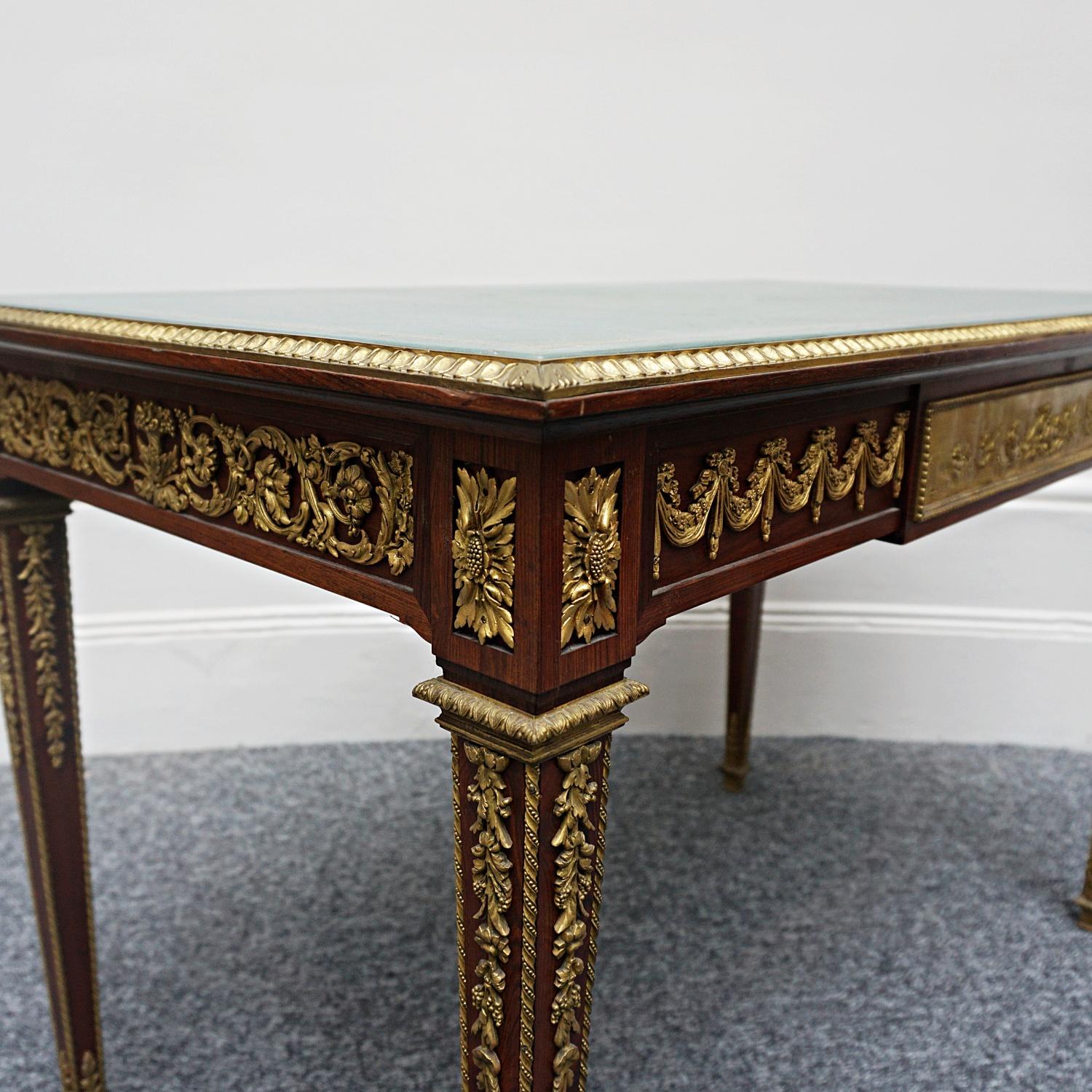 Table à écrire de style Louis XVI en bois de violette montée sur bronze doré par Francois Linke en vente 8
