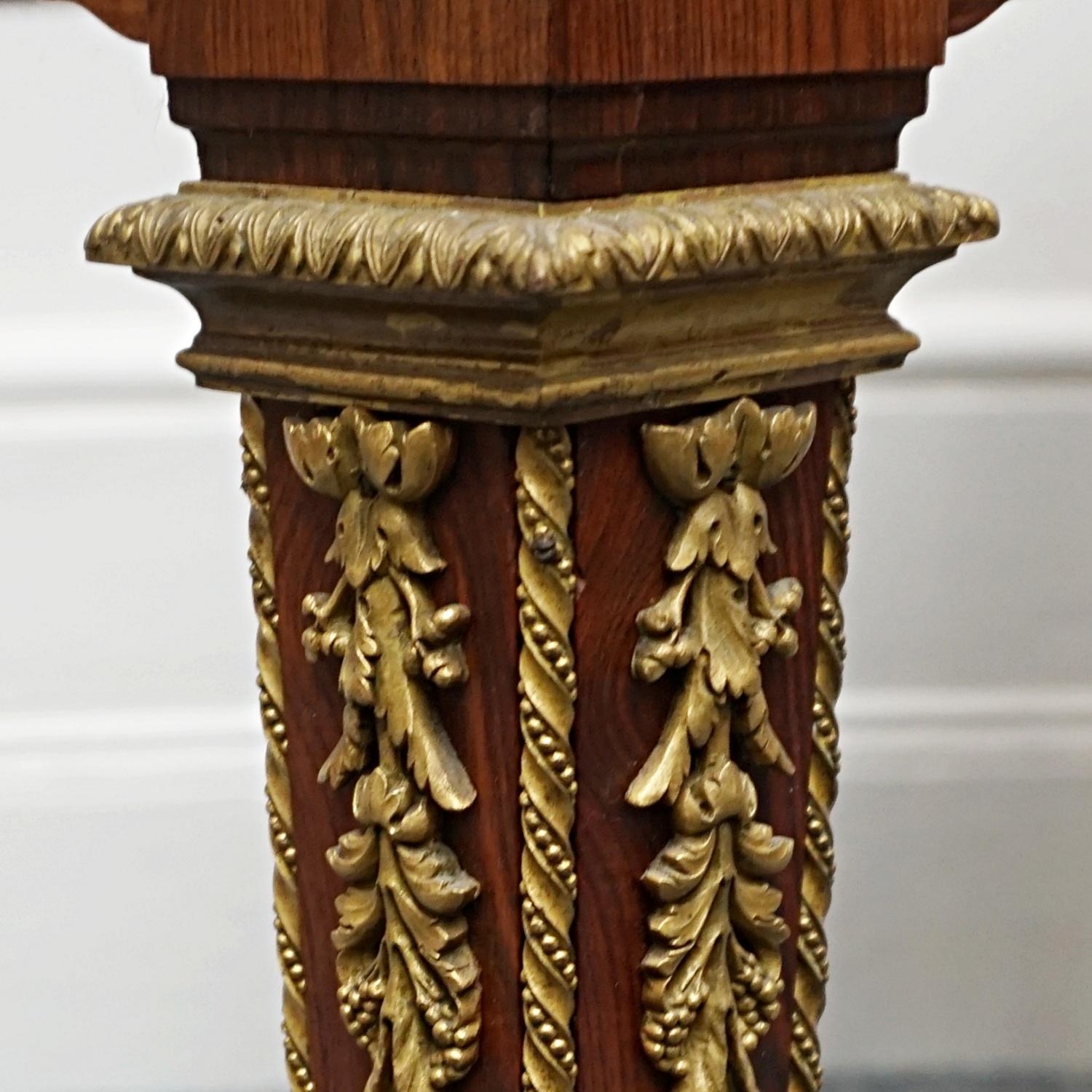 Table à écrire de style Louis XVI en bois de violette montée sur bronze doré par Francois Linke en vente 10