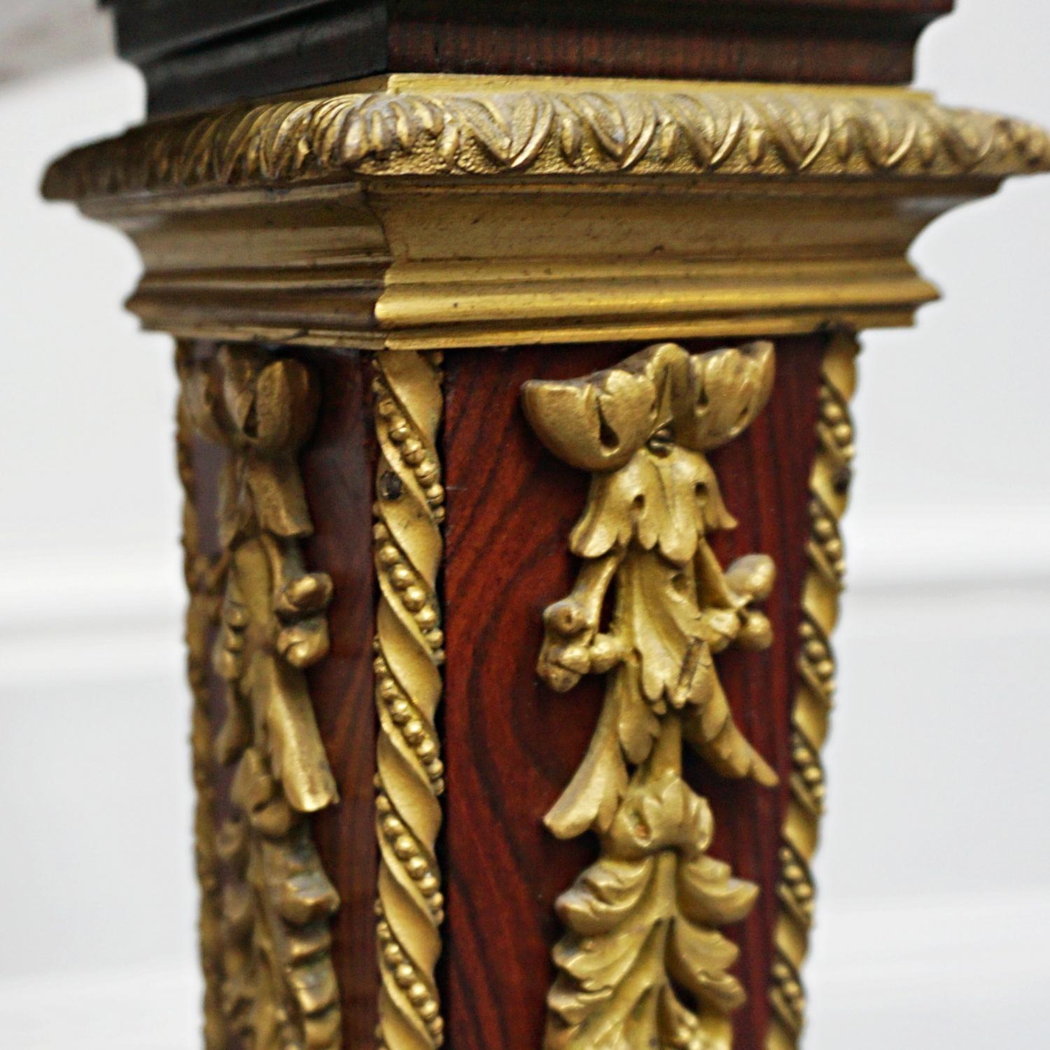 Table à écrire de style Louis XVI en bois de violette montée sur bronze doré par Francois Linke en vente 1