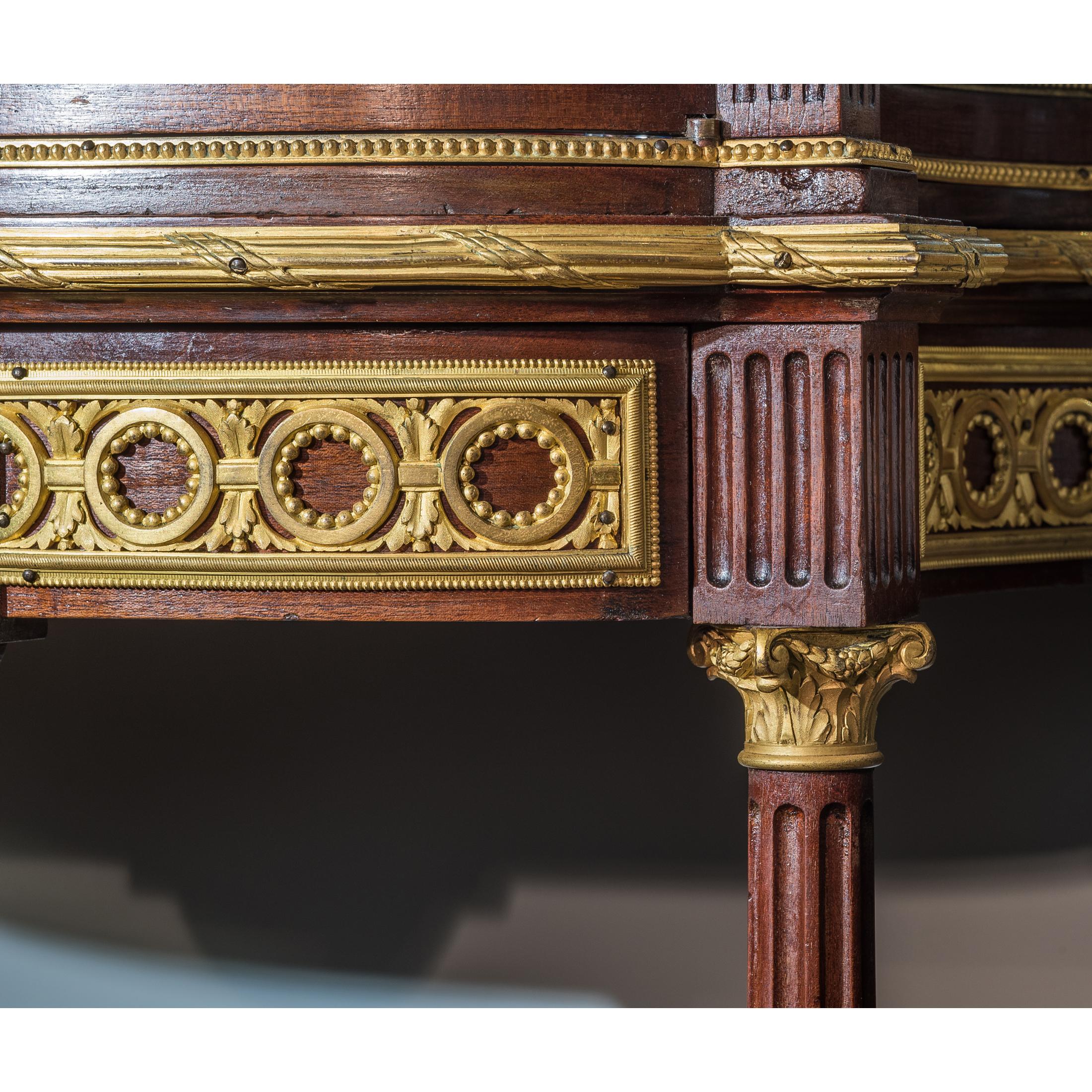 Louis XVI Style Gilt Bronze Mounted Mahogany Vitrine In Good Condition For Sale In New York, NY