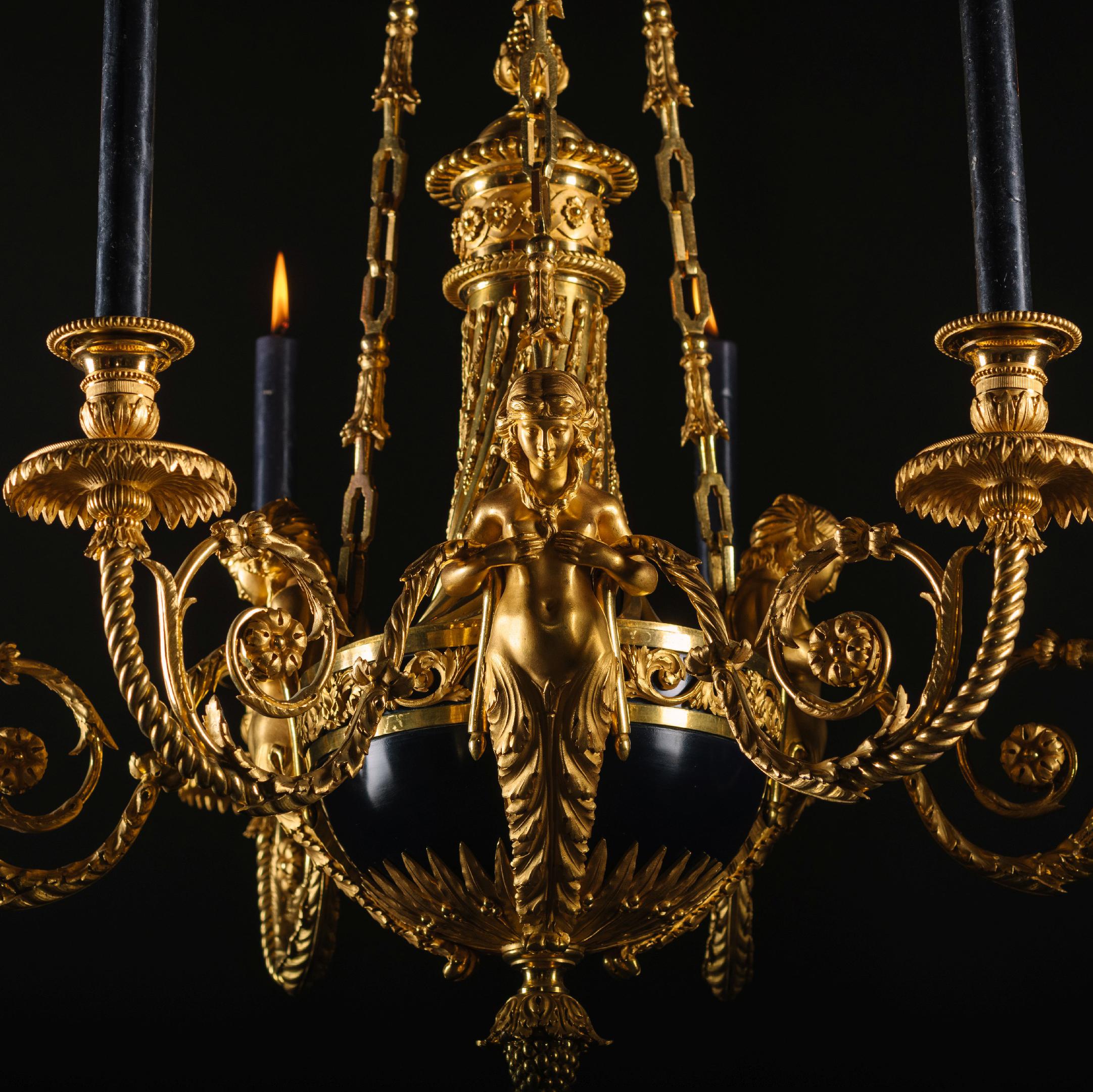 Sechs-Licht-Kronleuchter aus vergoldeter Bronze im Louis-XVI.-Stil ''aux Termes'' im Zustand „Gut“ im Angebot in Brighton, West Sussex