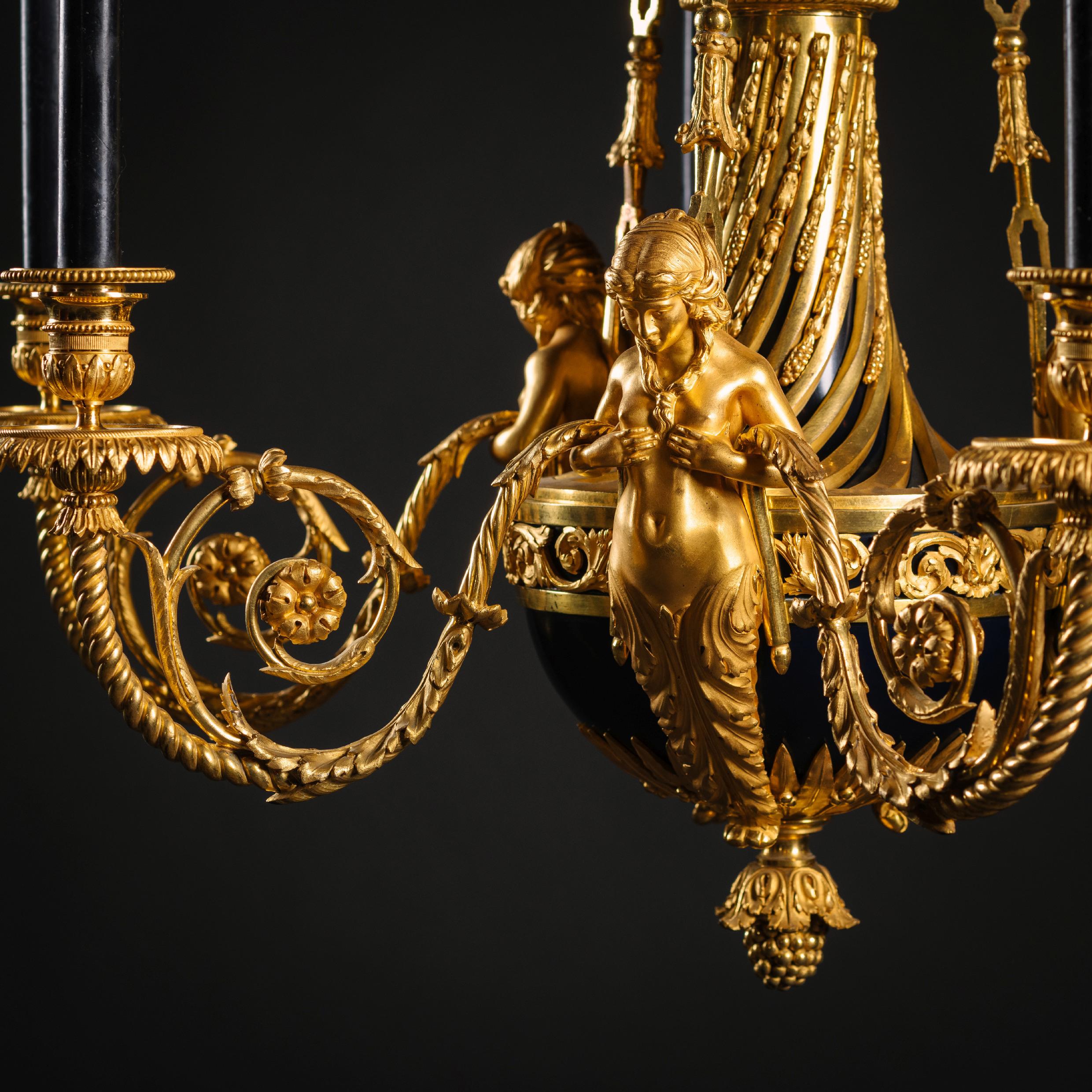 Lustre à six lumières de style Louis XVI en bronze doré «aux Termes » en vente 1