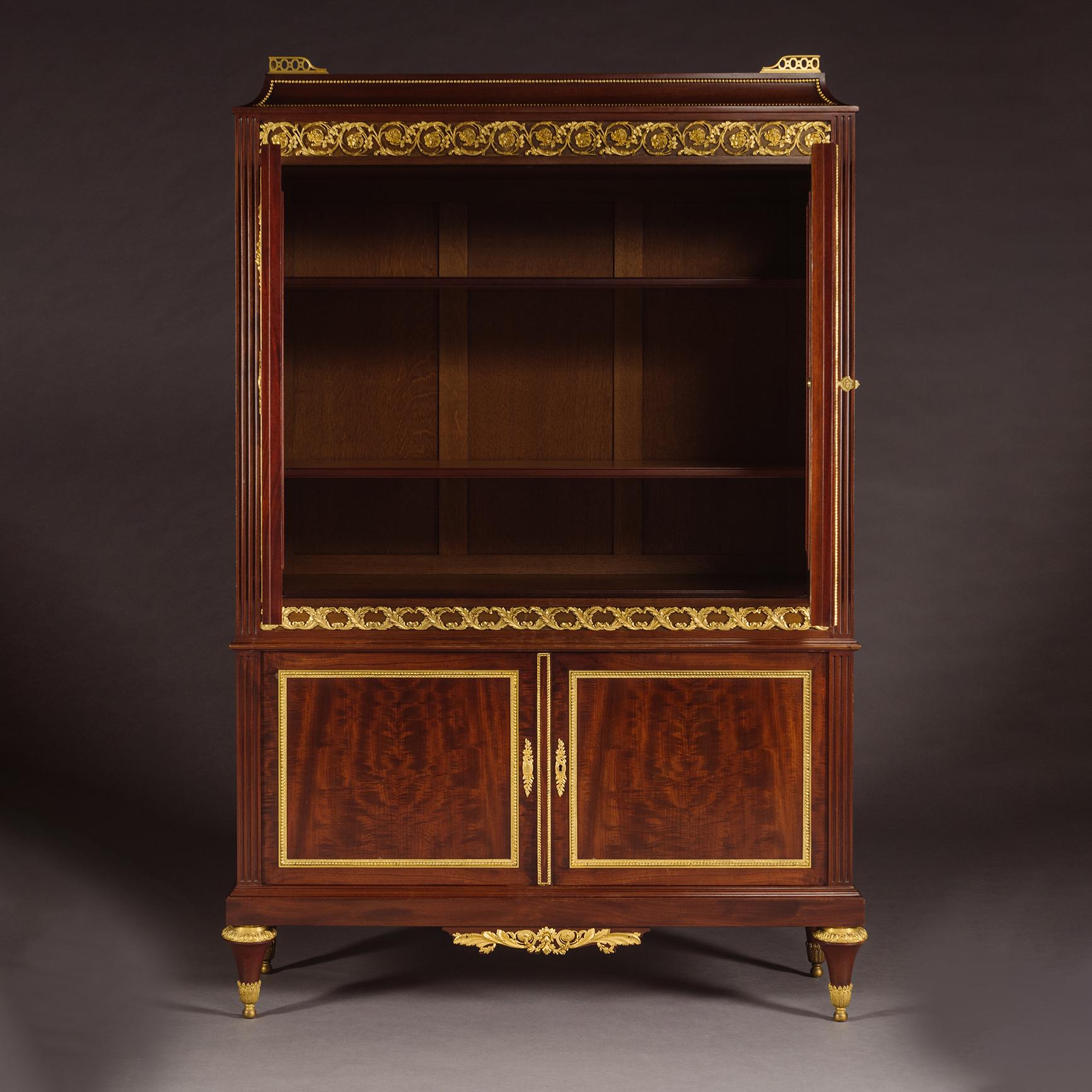Luigi XVI Armadio in mogano laccato in stile Louis XVI di Paul Sormani in vendita