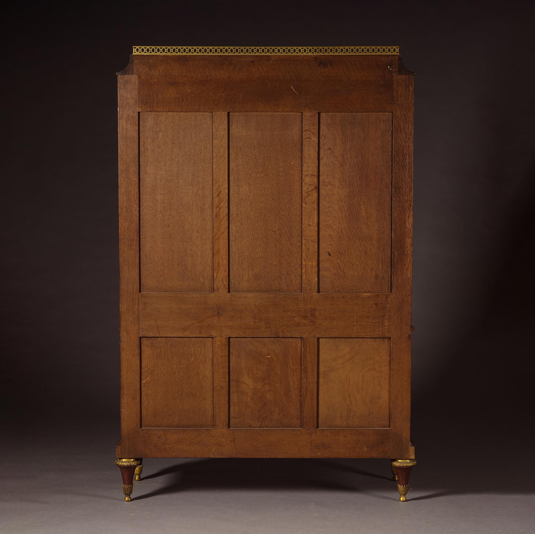 Armadio in mogano laccato in stile Louis XVI di Paul Sormani in vendita 1
