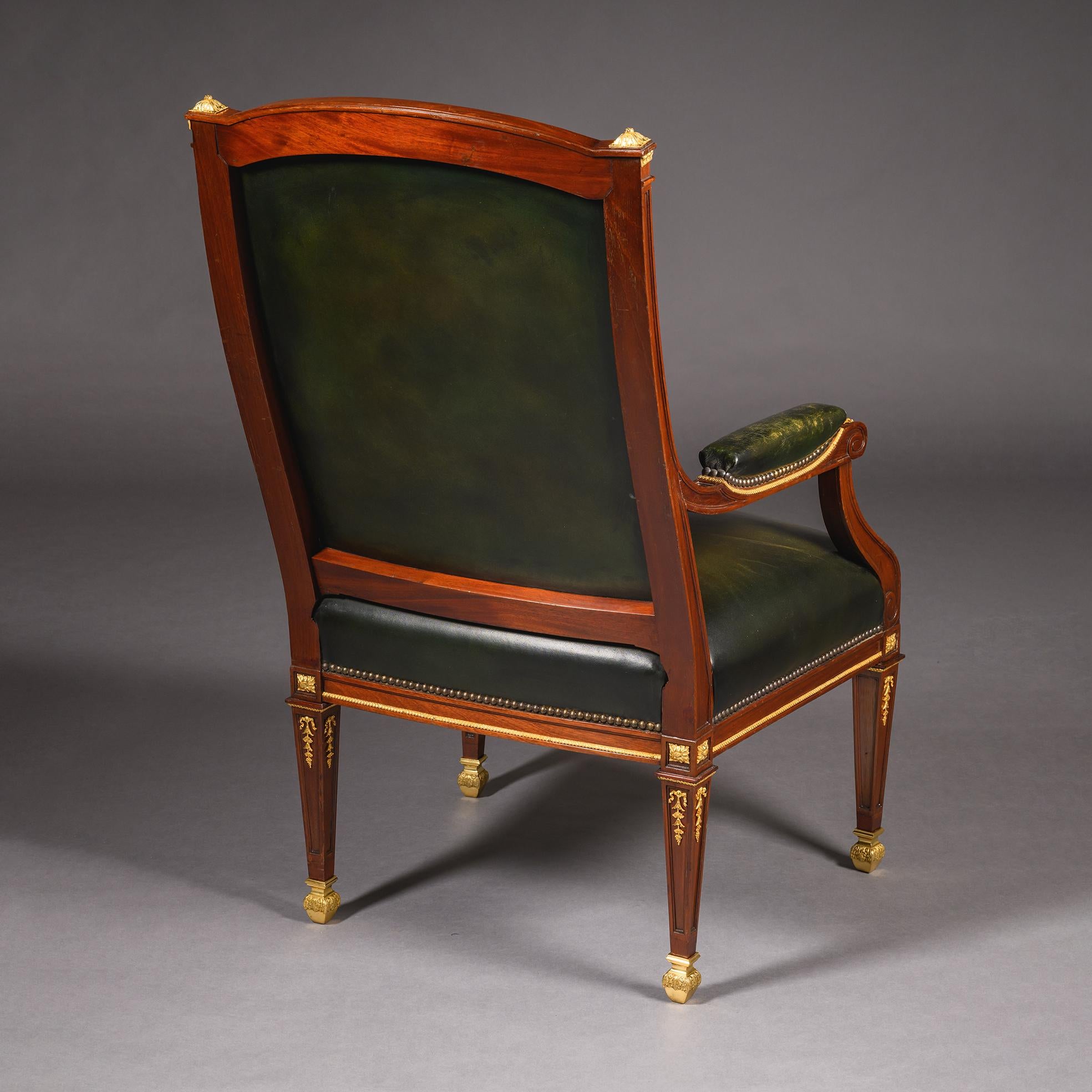 Leder-Schreibtischstuhl im Stil Louis XVI (Louis XVI.) im Angebot