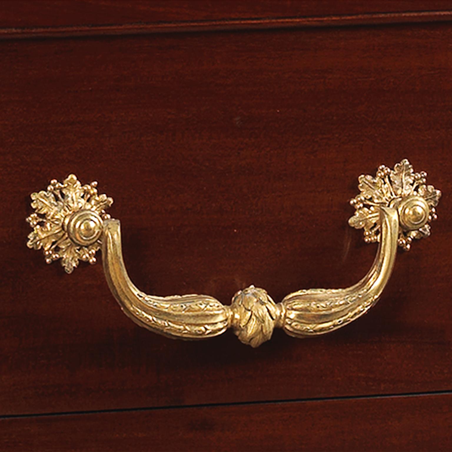 A Louis XVI Style Mahogany Commode Francés en venta