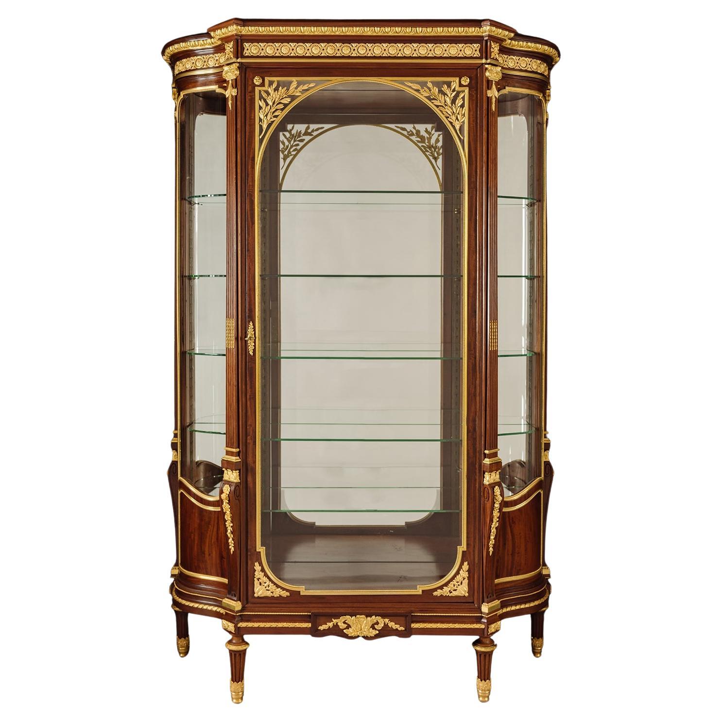 Vitrina de caoba estilo Luis XVI de François Linke. París.