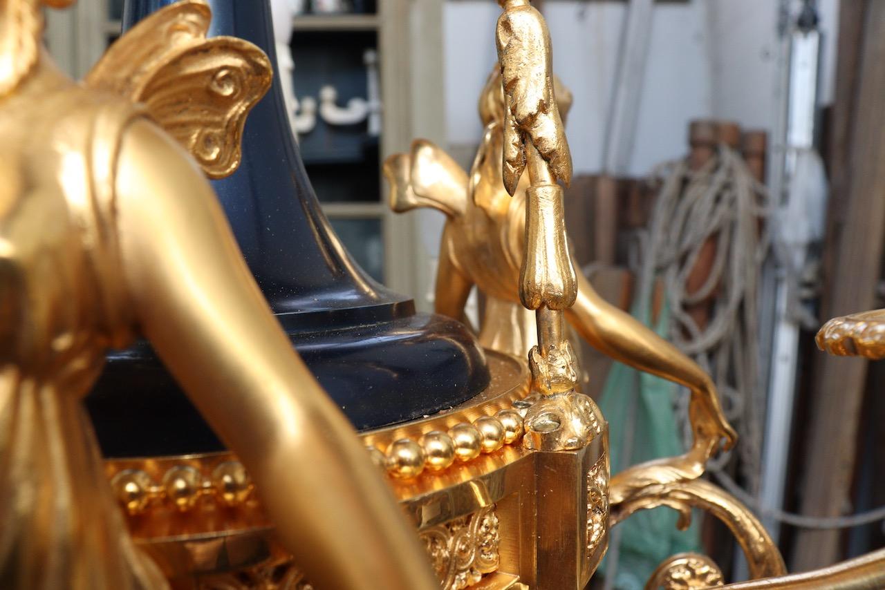 Lustre à 6 lumières de style Louis XVI en bronze doré et patiné «aux Termes » en vente 7