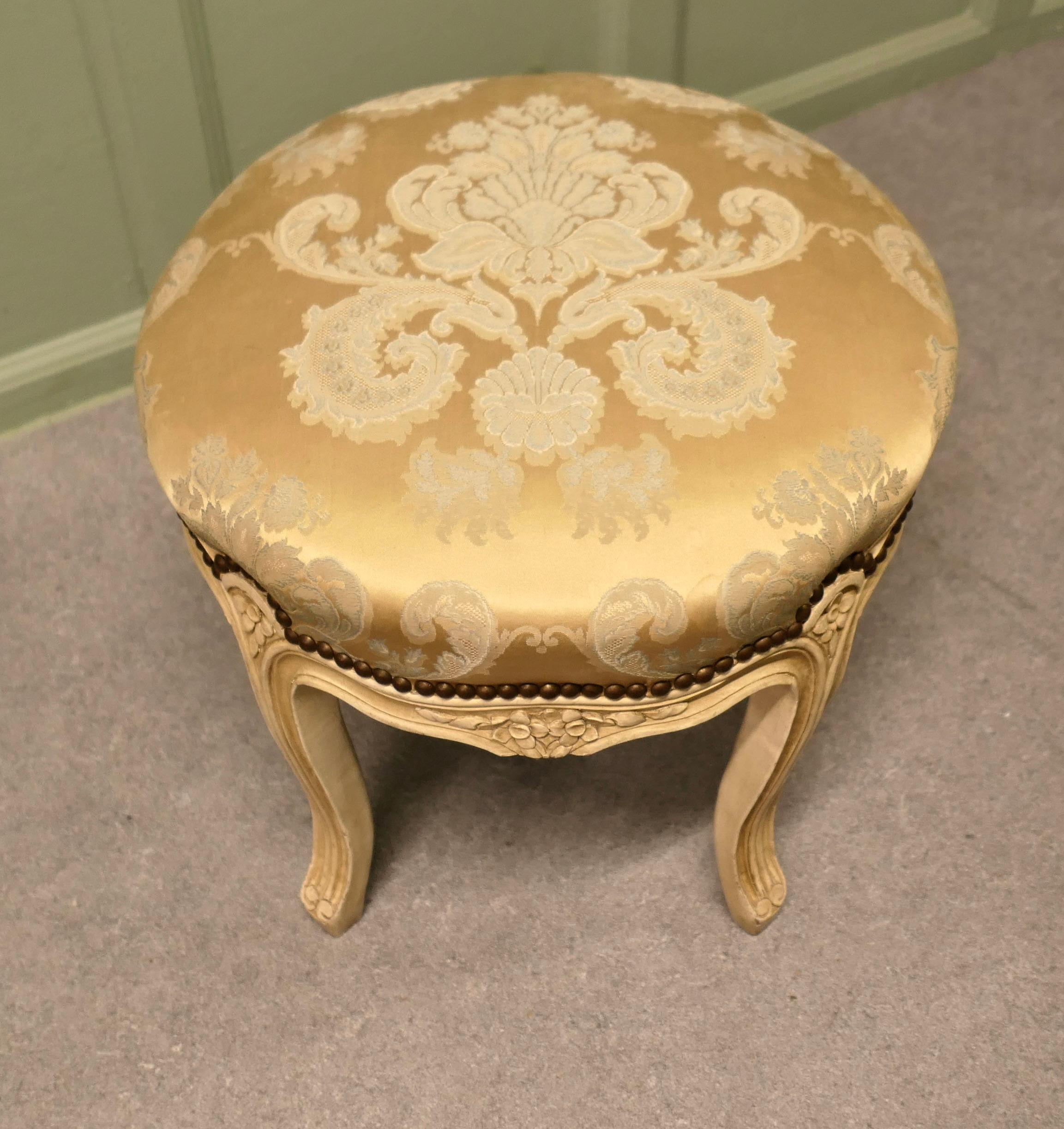 A Louis XVI style Painted Circular Boudoir Stool In Good Condition For Sale In Godshill, Isle of Wight