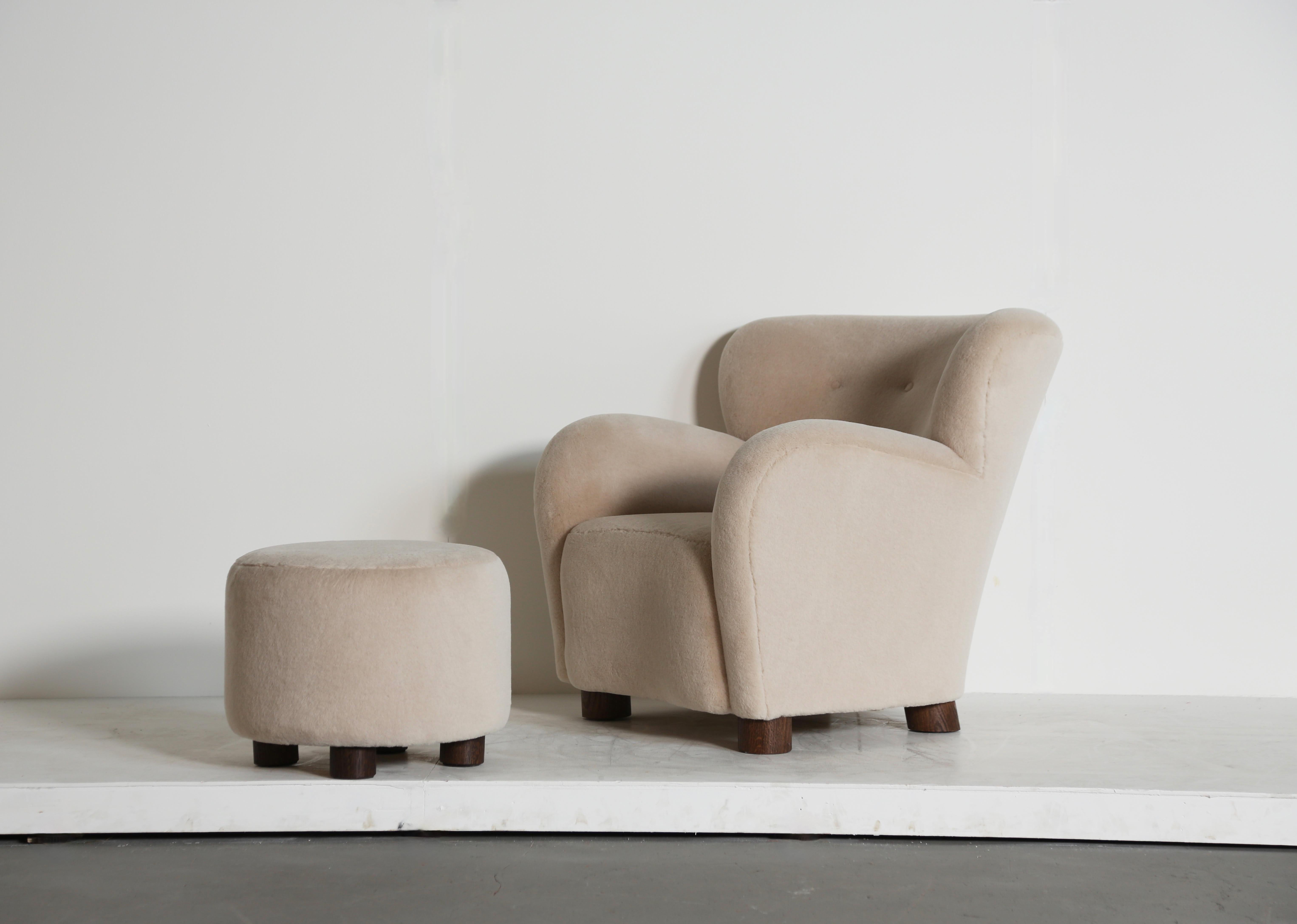 A Lounge Chair / Armchair and Ottoman, Upholstered in Pure Ivory Alpaca For Sale 2