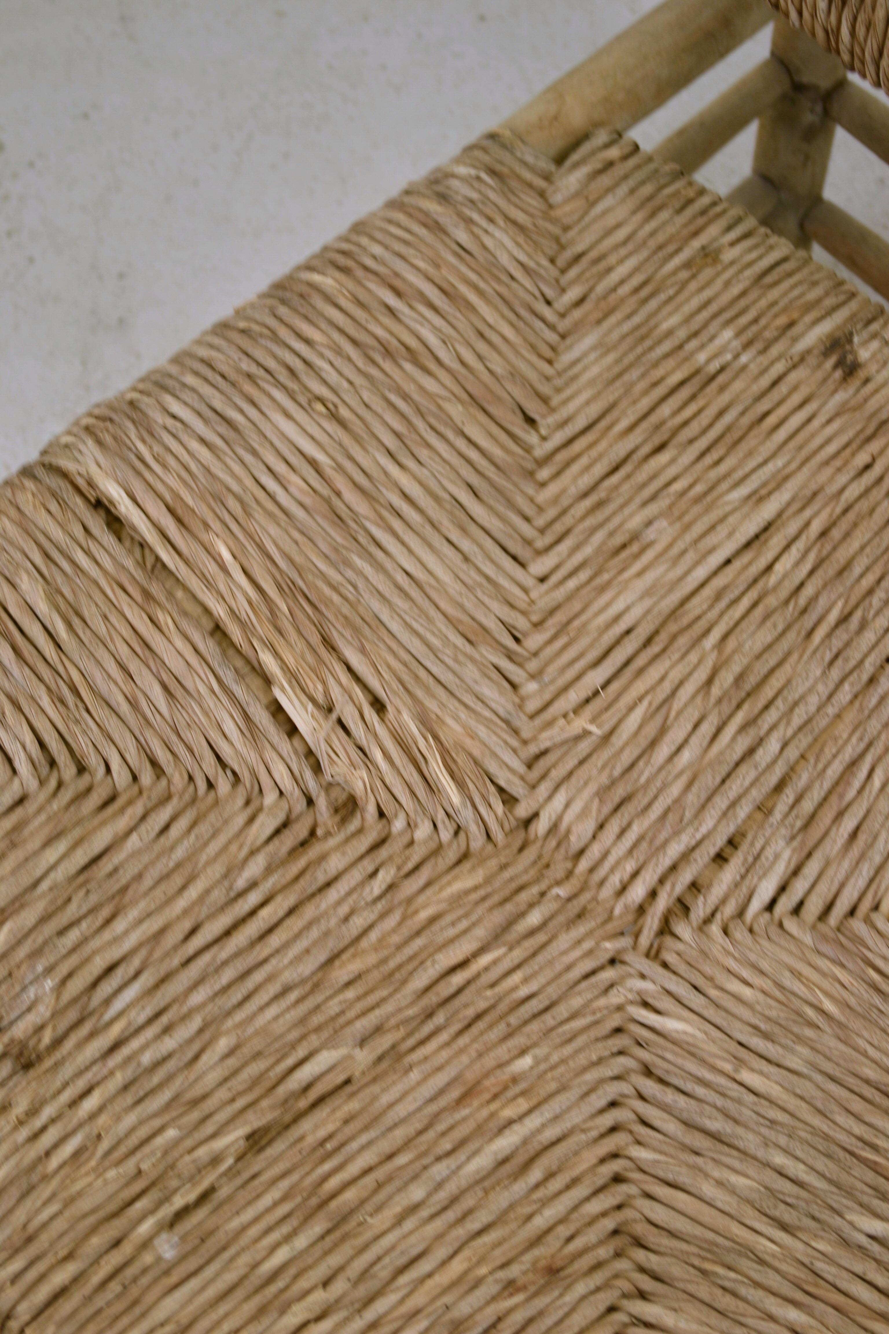 Mid-20th Century A lounge chair from France - Straw and wood - 1950s