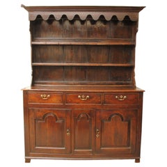 Lovely 18th Century Welsh Oak Dresser and Rack