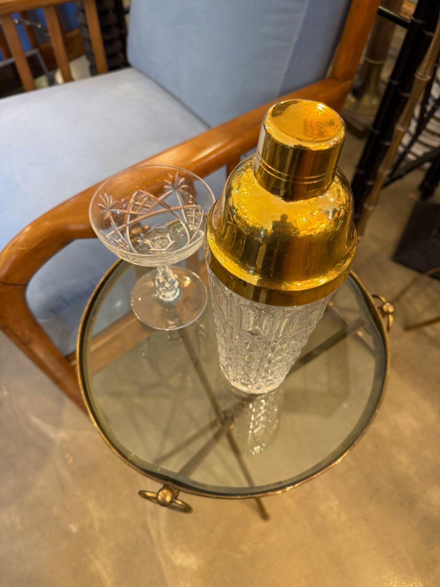 A lovely 1950s Fontana Arte style solid brass tripod martini table 7
