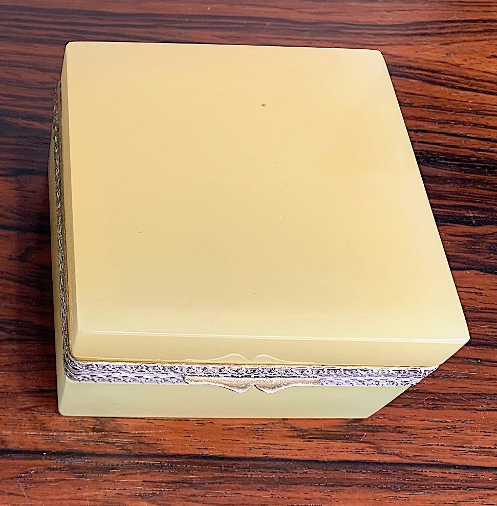 Mid-Century Modern Lovely 1950s Yellow Murano Glass Hinged Jewelry Box by Cendese