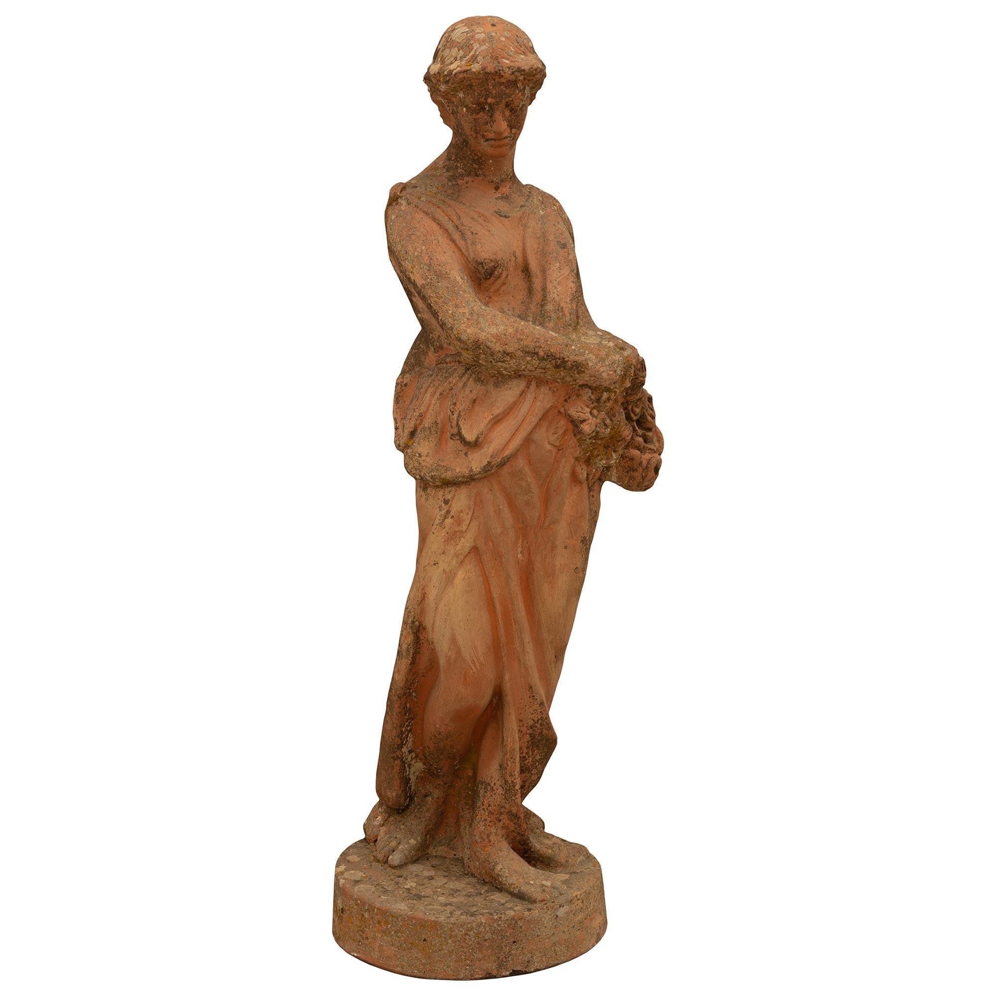 Neoclassico Un'incantevole e unica statua continentale in terracotta della metà del XIX secolo. in vendita