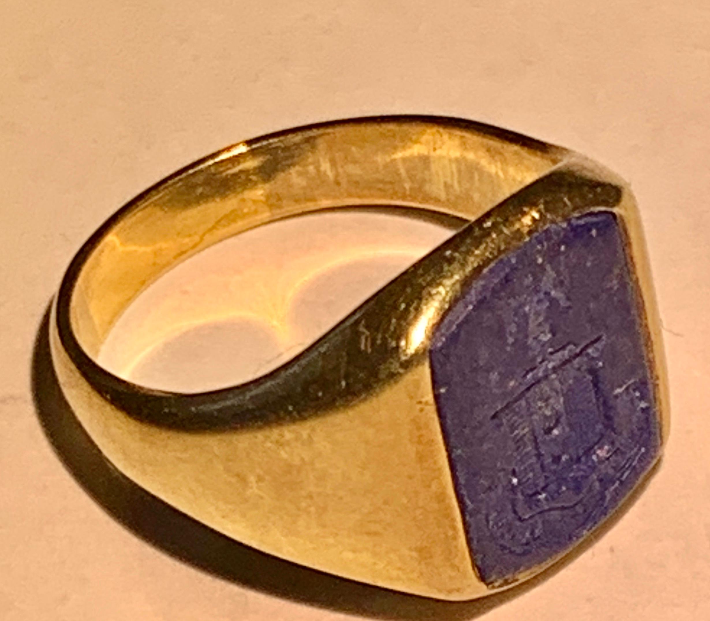 Lovely Antique Lapis Lazuli Gold Armorial Signet Ring 18k Gold 1