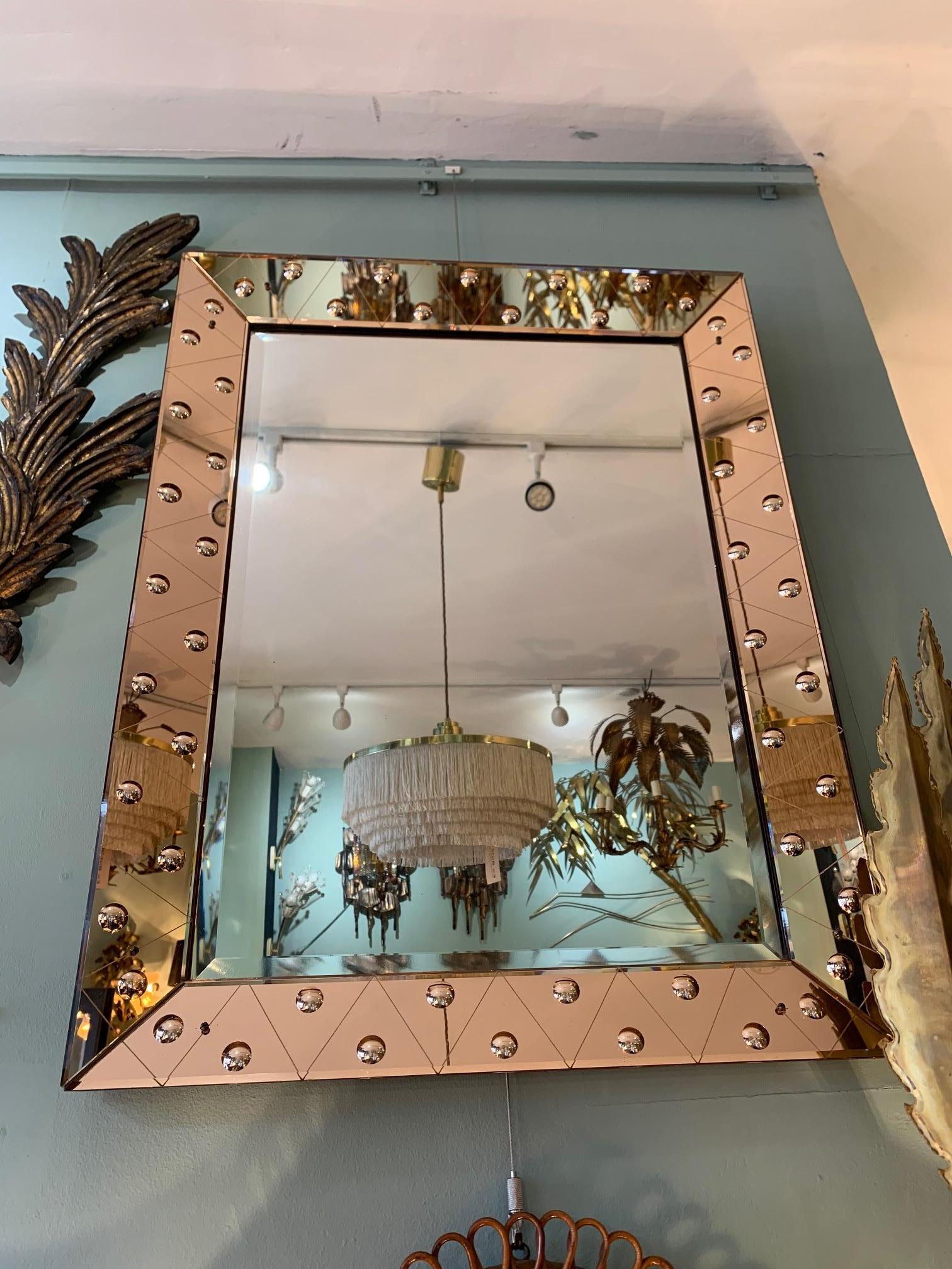 Lovely Art Deco Mirror with Rose Mirrored Frame with Convex Circular Detail In Good Condition In London, GB