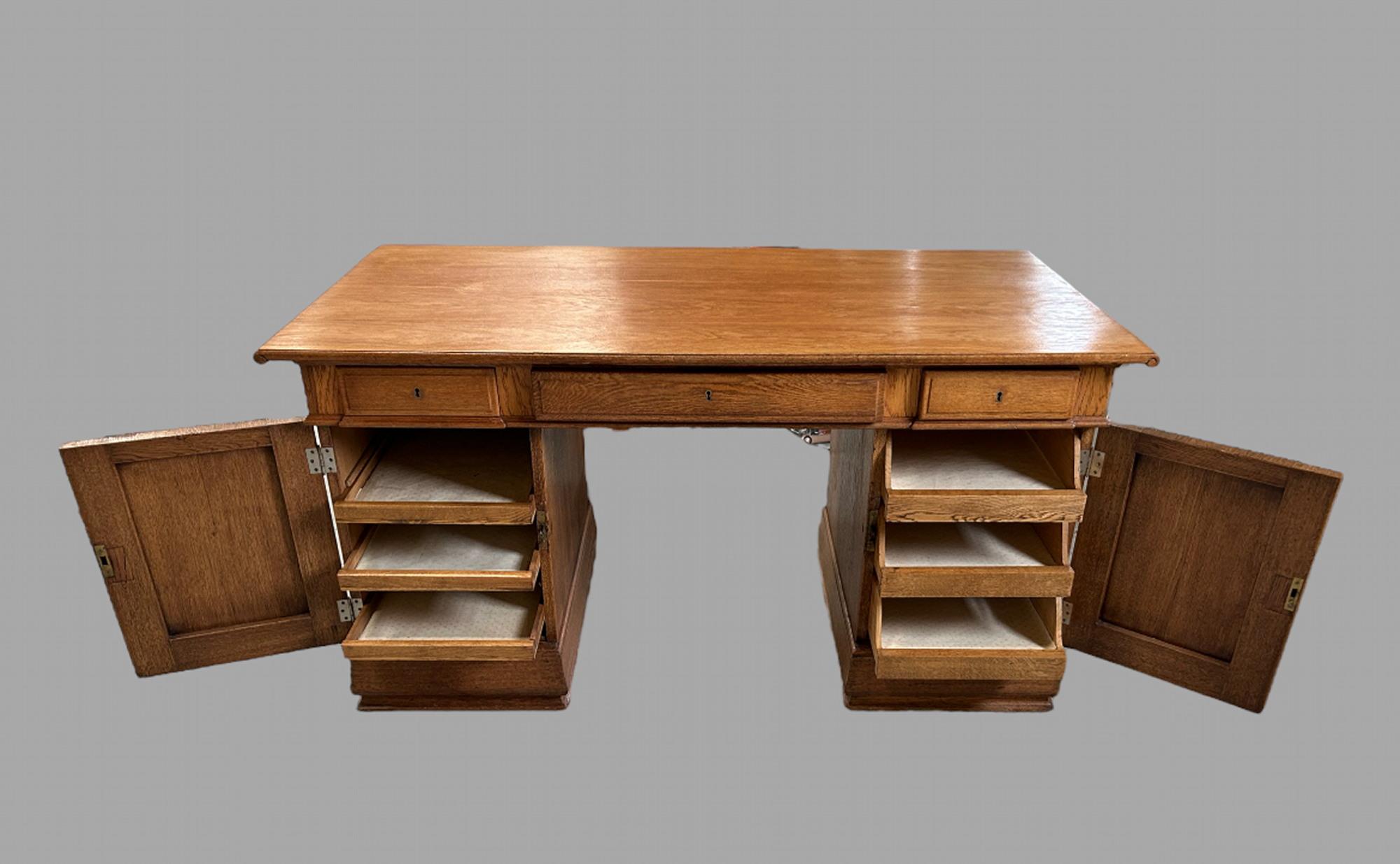Eine schöne c1930 dänischen Eiche Schreibtisch (Dänisch)
