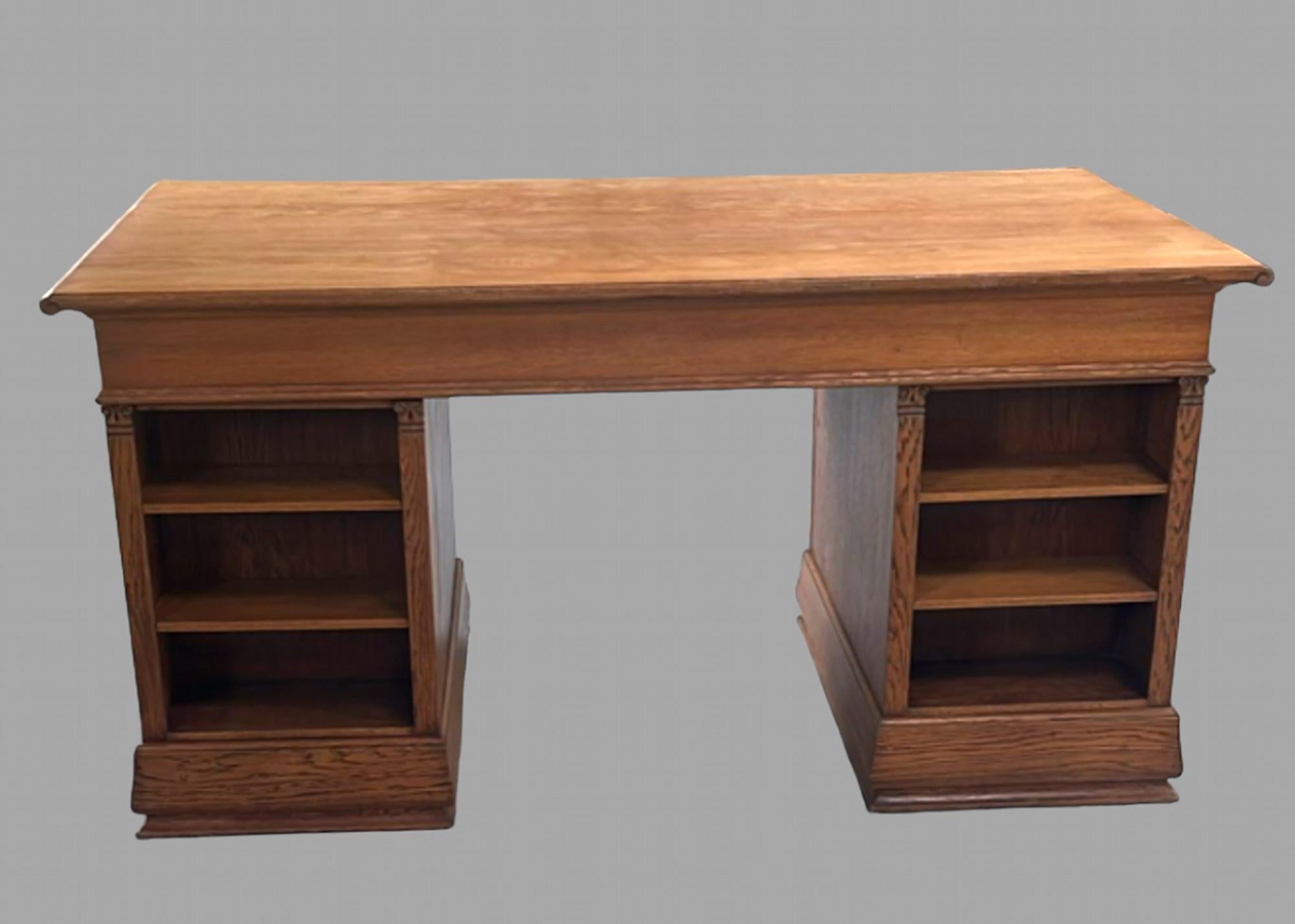 Eine schöne c1930 dänischen Eiche Schreibtisch (Eichenholz)