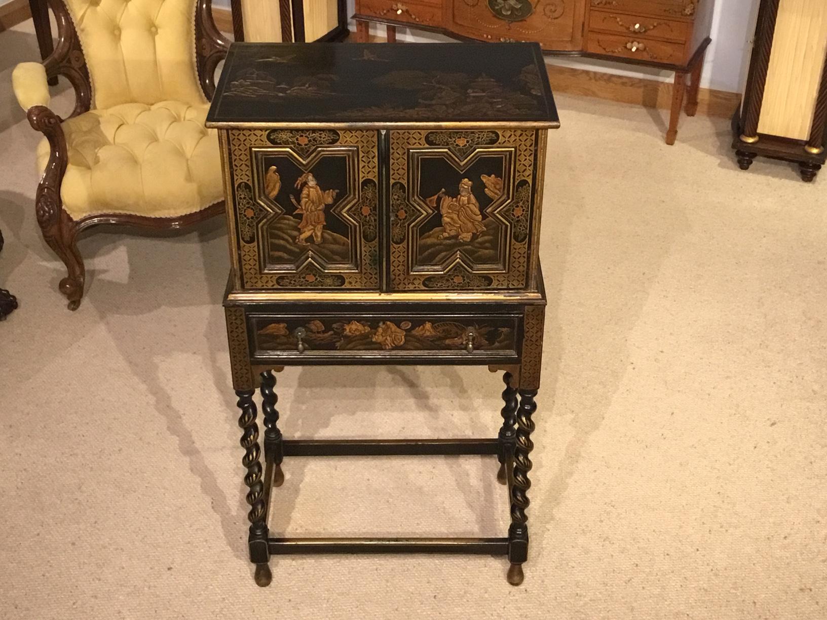 Lovely Edwardian Period Chinoiserie Lacquered Cabinet on Stand 7
