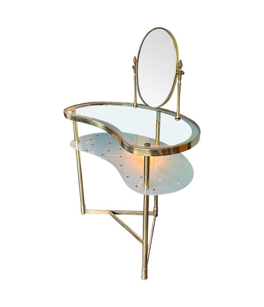 A lovely Italian 1950s brass dressing table attributed to Luigi Brusotti In Good Condition In London, GB