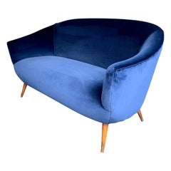 Lovely Italian 1950s Two-Seat Cocktail Sofa in the Style of Gio Ponti