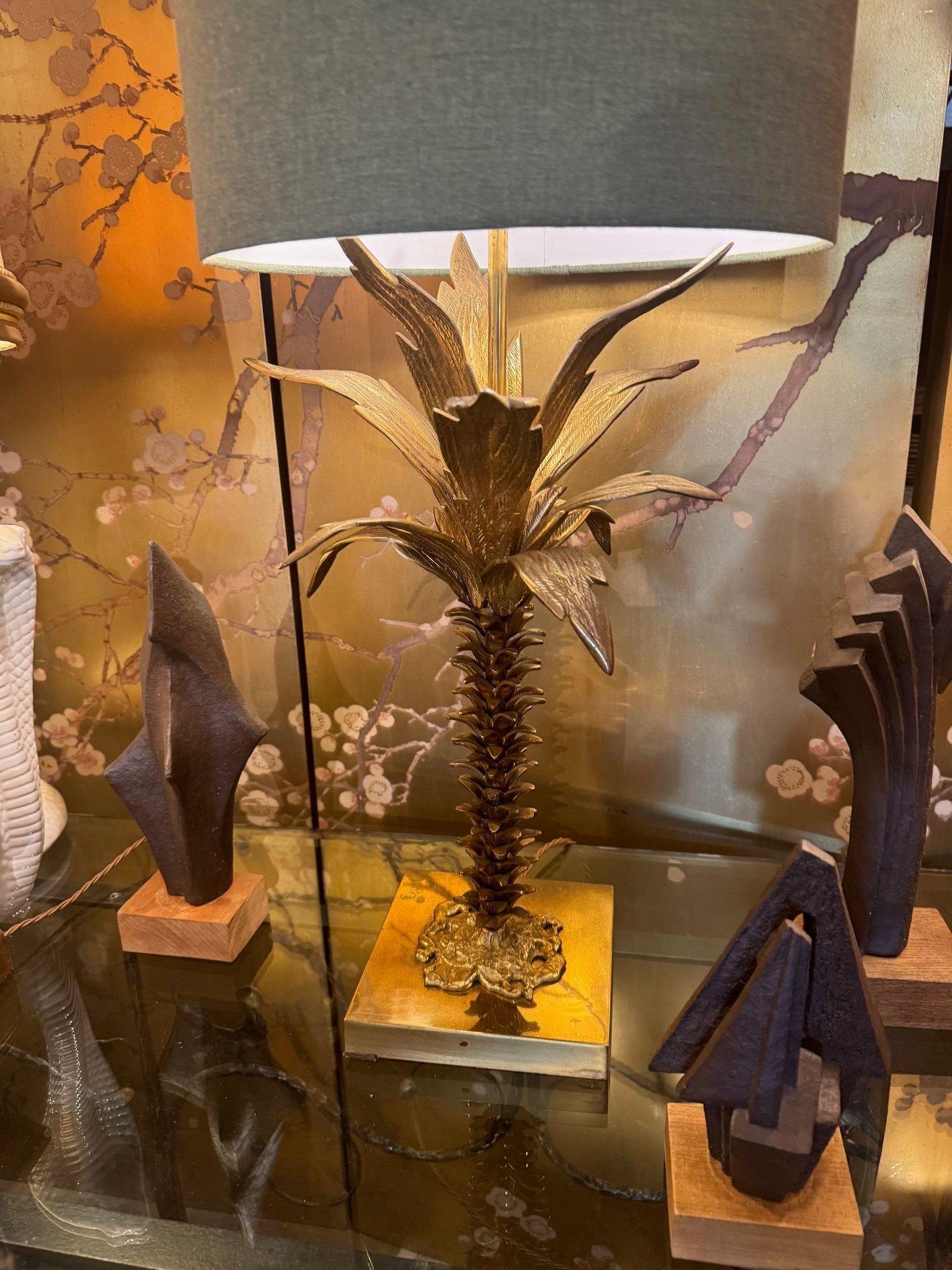 Eine schöne große französische Palmenlampe aus den 1950er Jahren mit maßgeschneidertem grünem Leinenschirm im Angebot 9