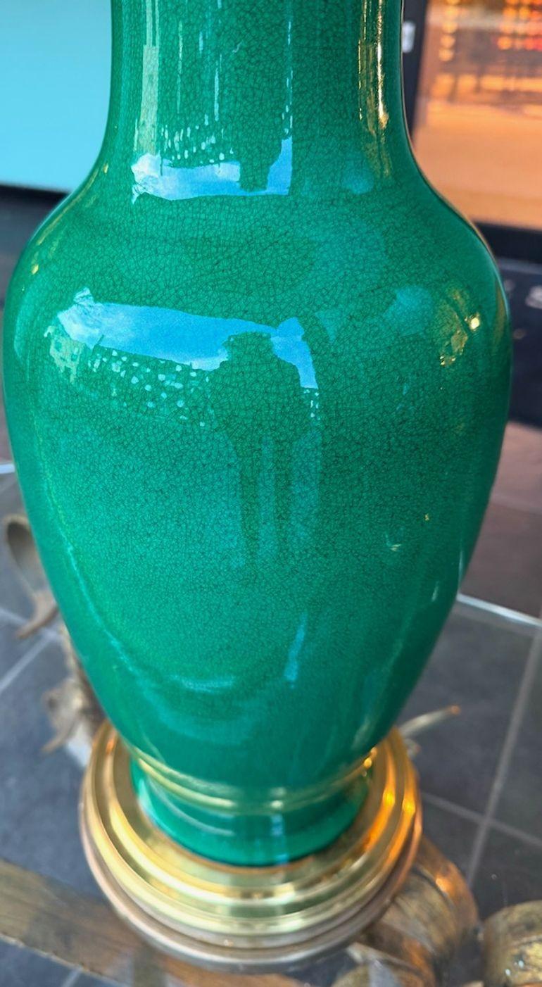 Une belle paire de lampes-vases italiennes à glaçure craquelée verte des années 1950 en vente 4