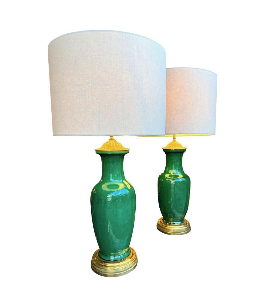 Une belle paire de lampes-vases italiennes à glaçure craquelée verte des années 1950 en vente 5