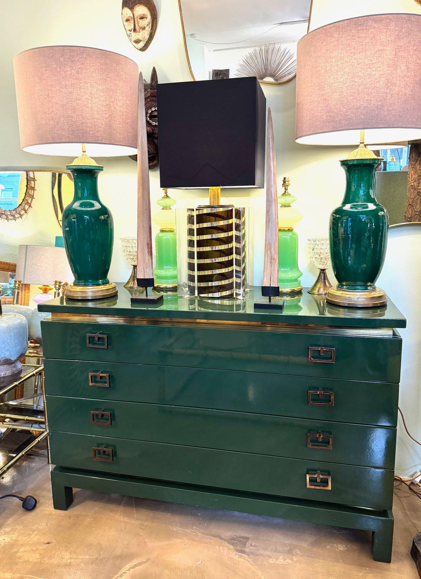 Une belle paire de lampes-vases italiennes à glaçure craquelée verte des années 1950 en vente 6
