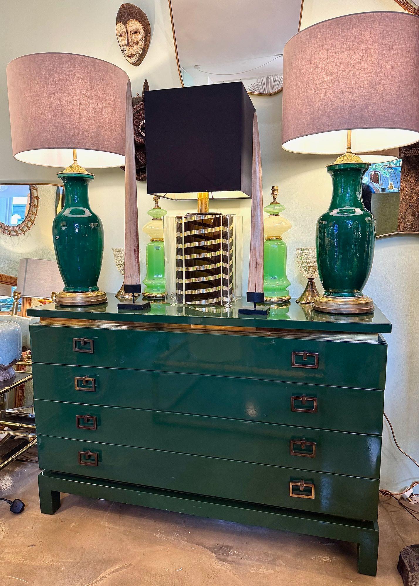 Une belle paire de lampes-vases italiennes à glaçure craquelée verte des années 1950 en vente 9
