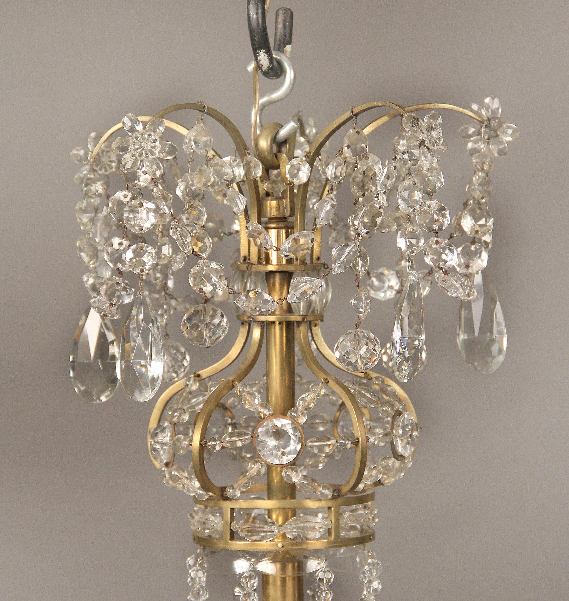 Belle Époque Lovely Late 19th Century Gilt Bronze and Baccarat Crystal Chandelier For Sale