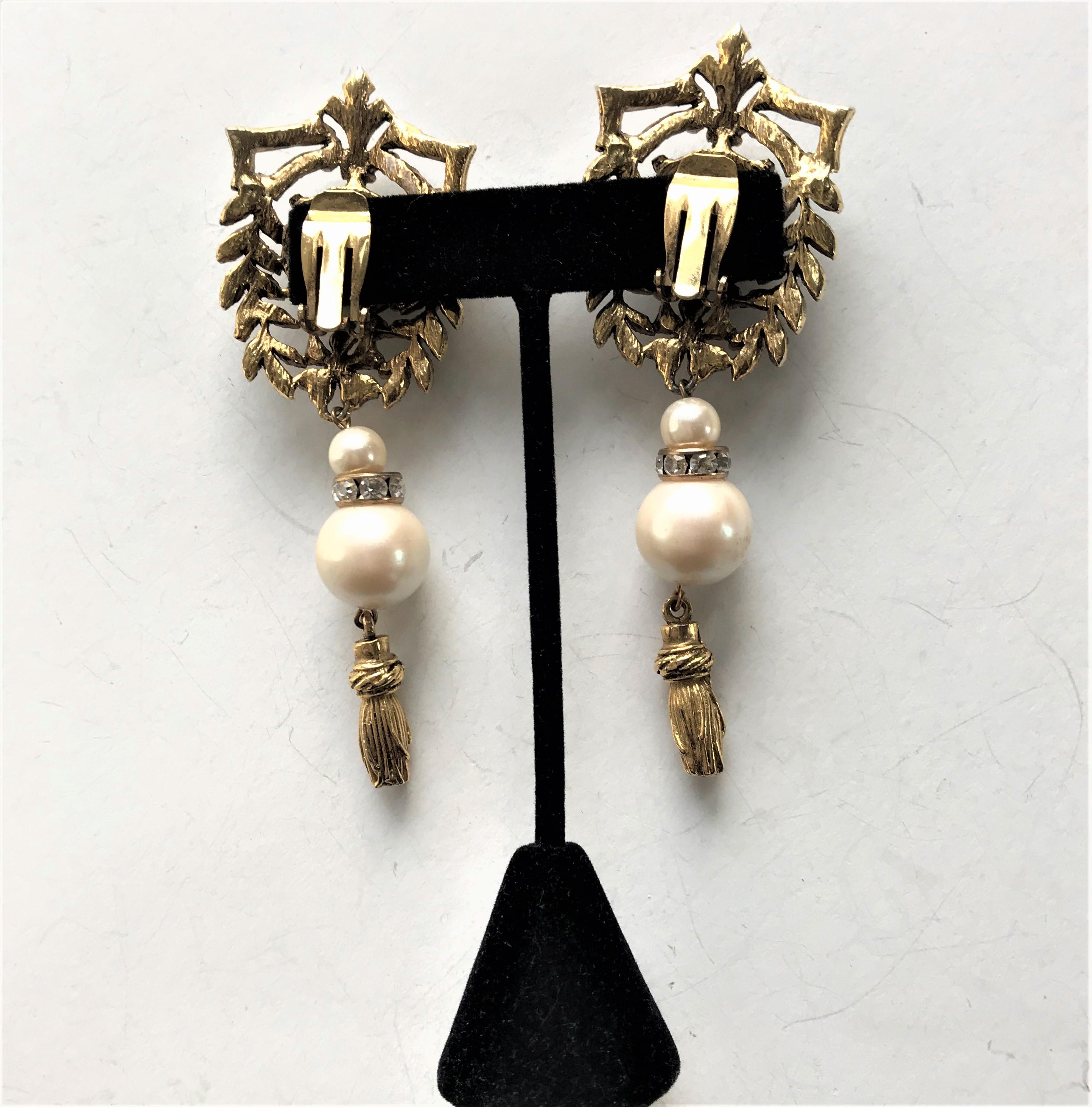 Revival A lovely long pair ear clips with rhinestones, pearl and tassel