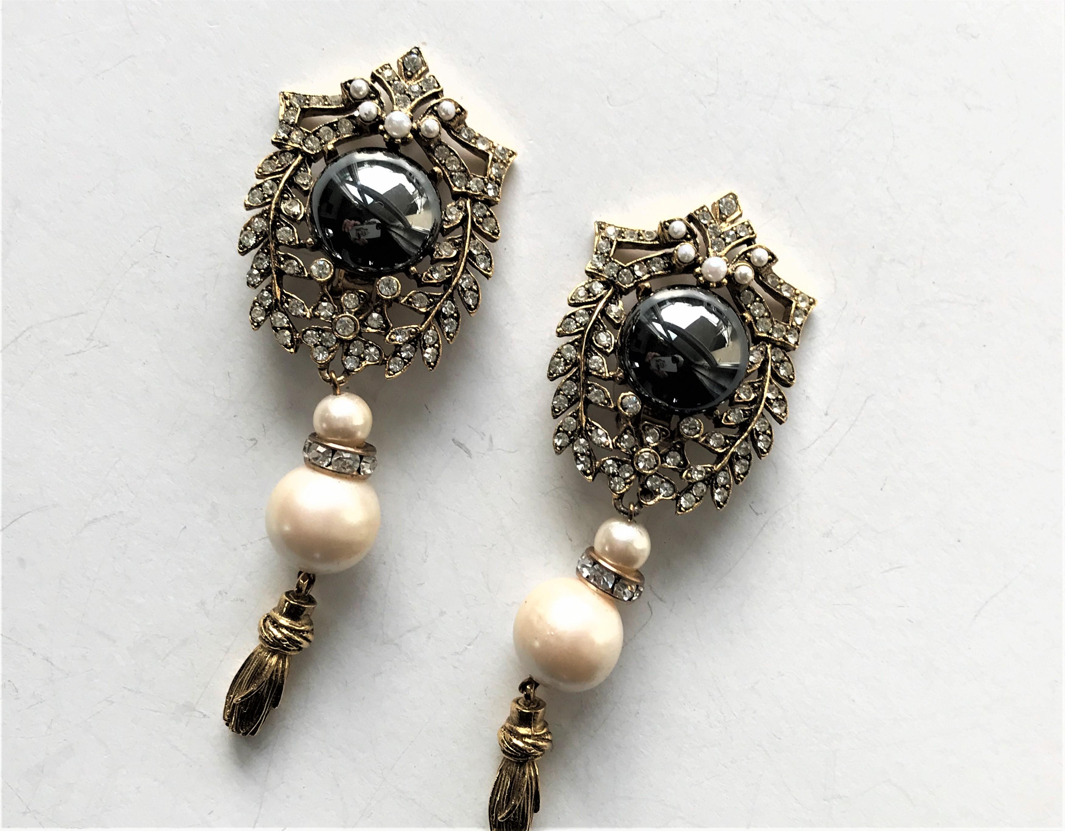 Ball Cut A lovely long pair ear clips with rhinestones, pearl and tassel