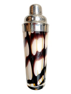 Joli shaker à cocktail en verre de Murano avec tamis et couvercle chromés