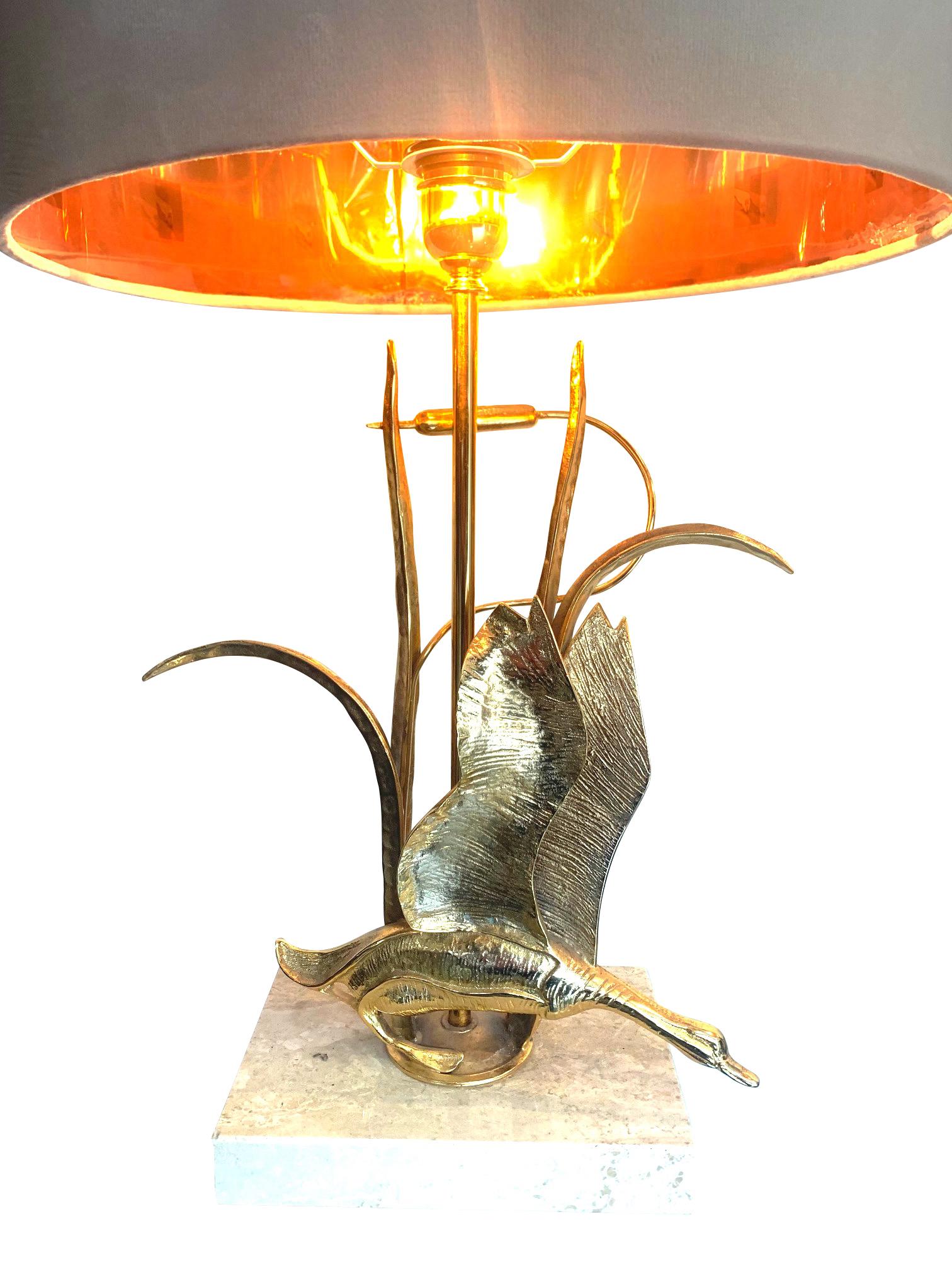 Lovely Pair of 1970s Brass Flying Duck Lamps on Travertine Bases by L. Galeotti In Good Condition In London, GB