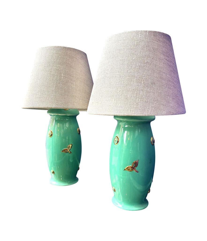 Une belle paire de lampes en Staffordshire des années 1930 par Clarice Cliff en vente 7