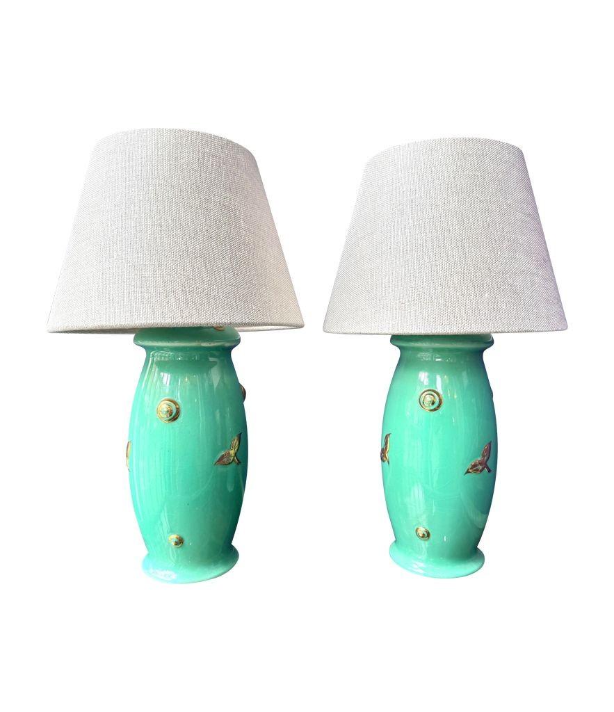 Une belle paire de lampes en Staffordshire des années 1930 par Clarice Cliff en vente 11