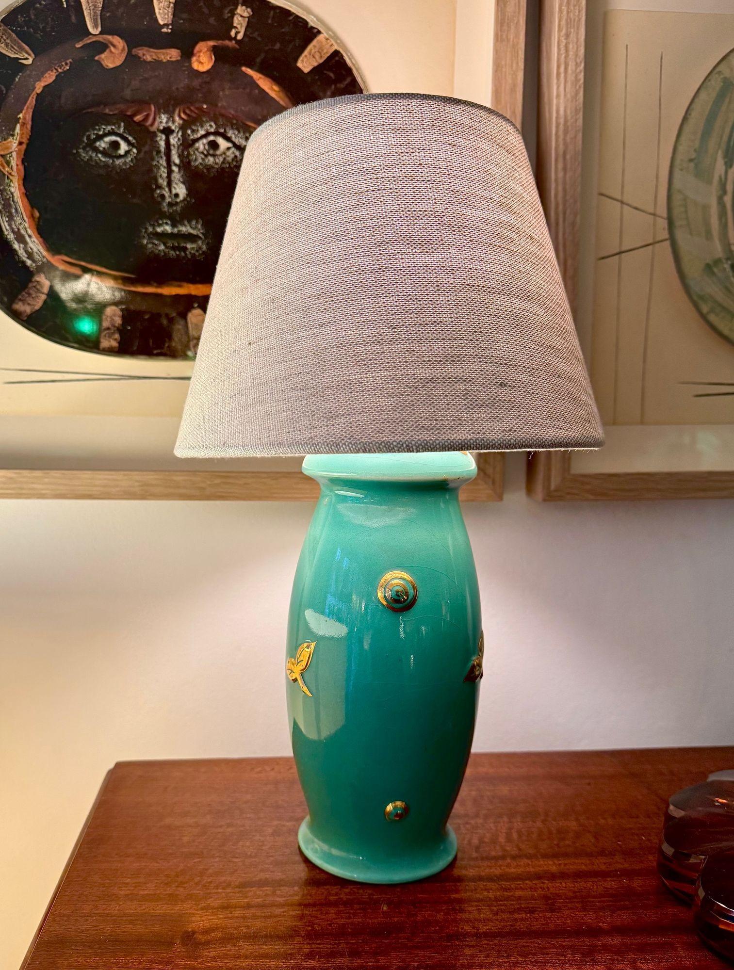 Une belle paire de lampes en Staffordshire des années 1930 par Clarice Cliff en vente 12