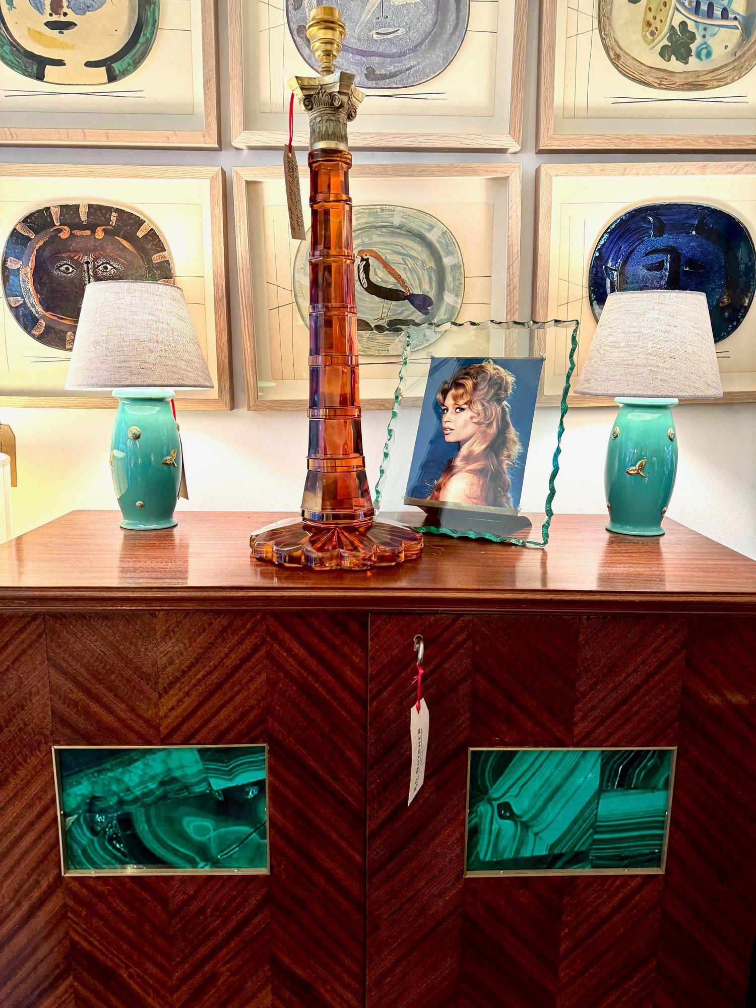 Une belle paire de lampes en Staffordshire des années 1930 par Clarice Cliff en vente 3