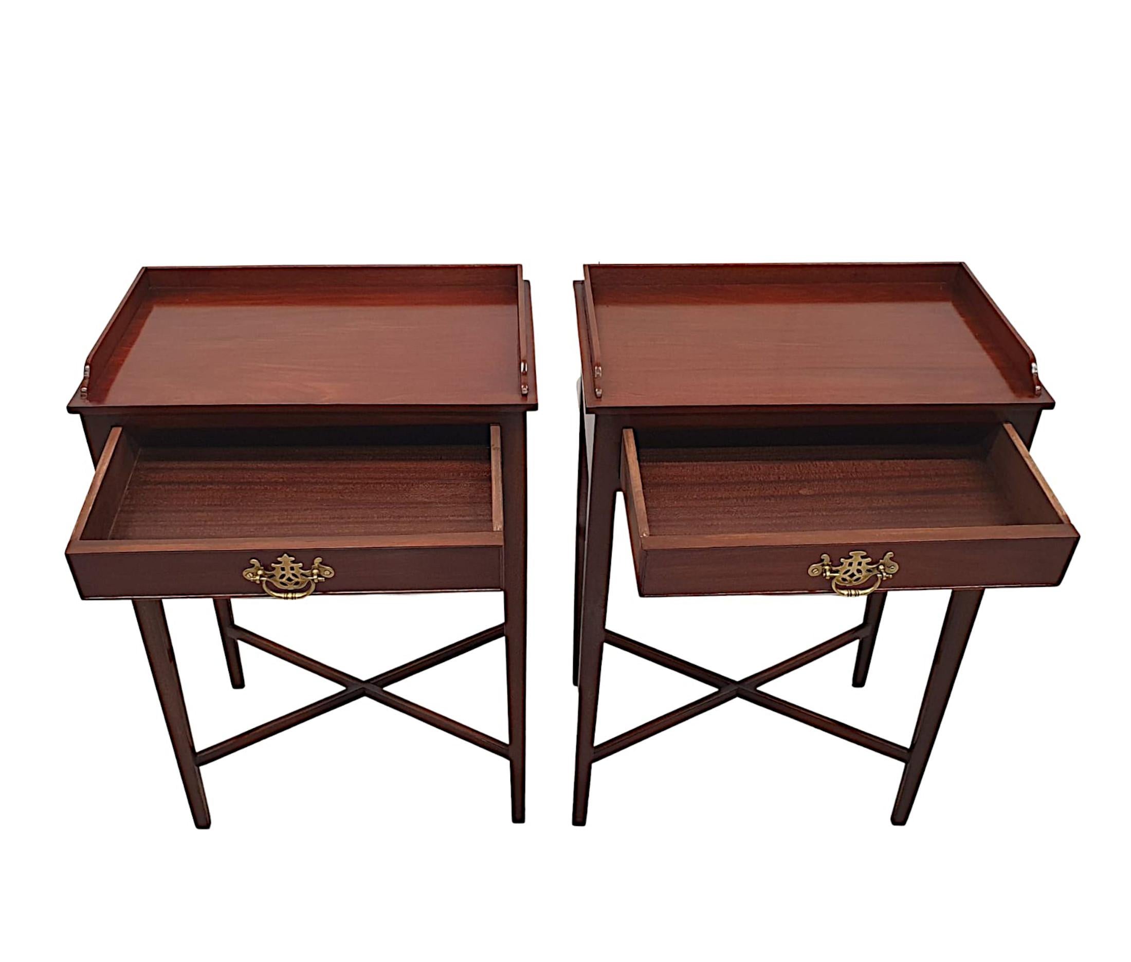 English Lovely Pair of 20th Century Side Tables